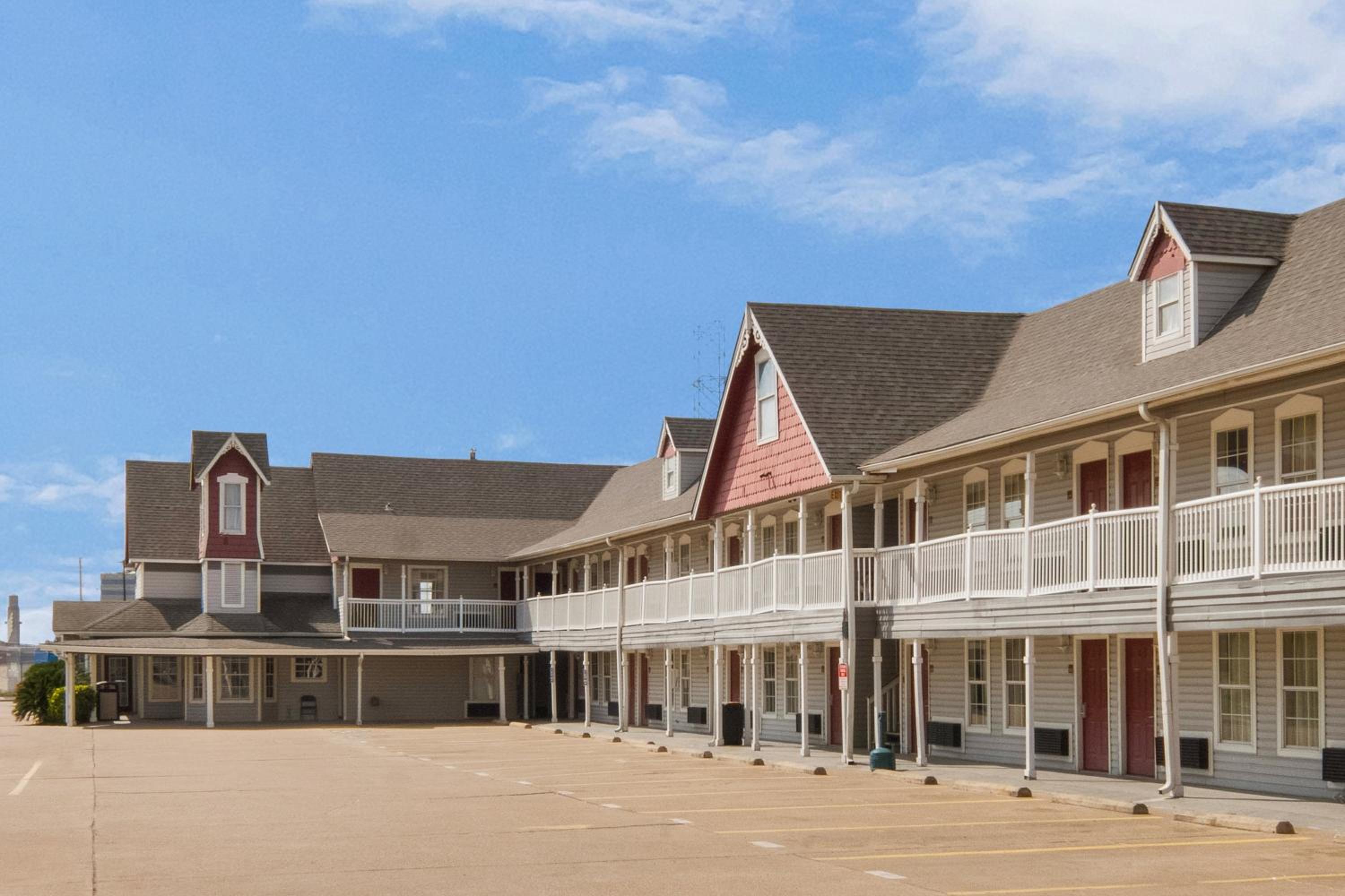 Rodeway Inn Waco Downtown near University