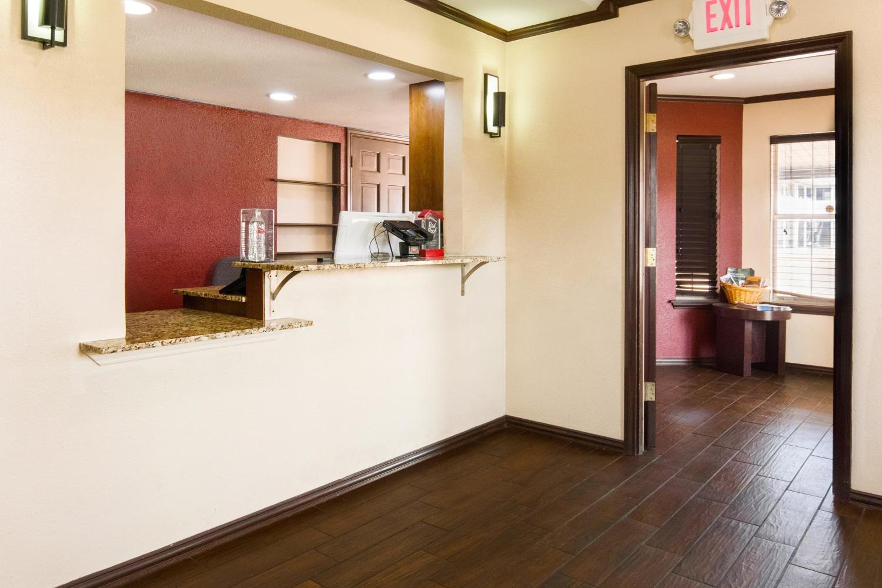 Rodeway Inn Waco Downtown near University