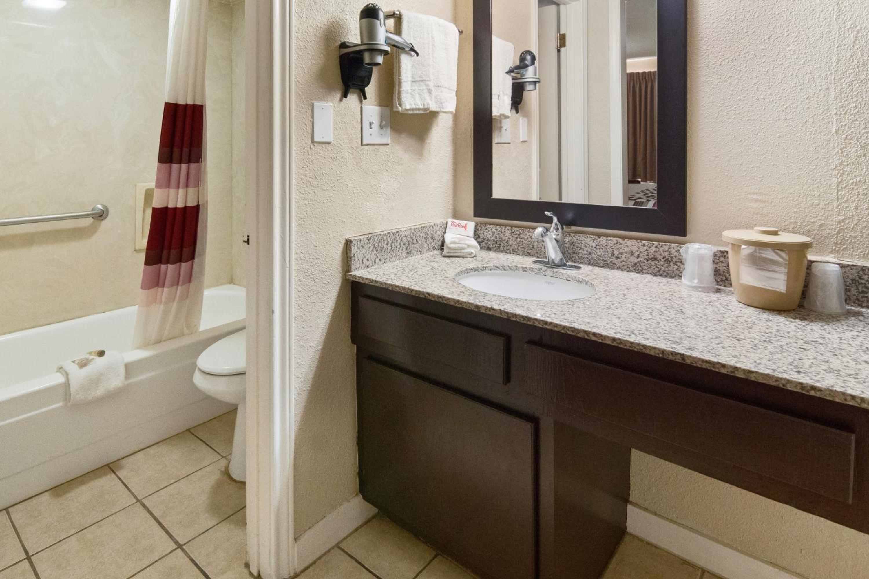 Rodeway Inn Waco Downtown near University