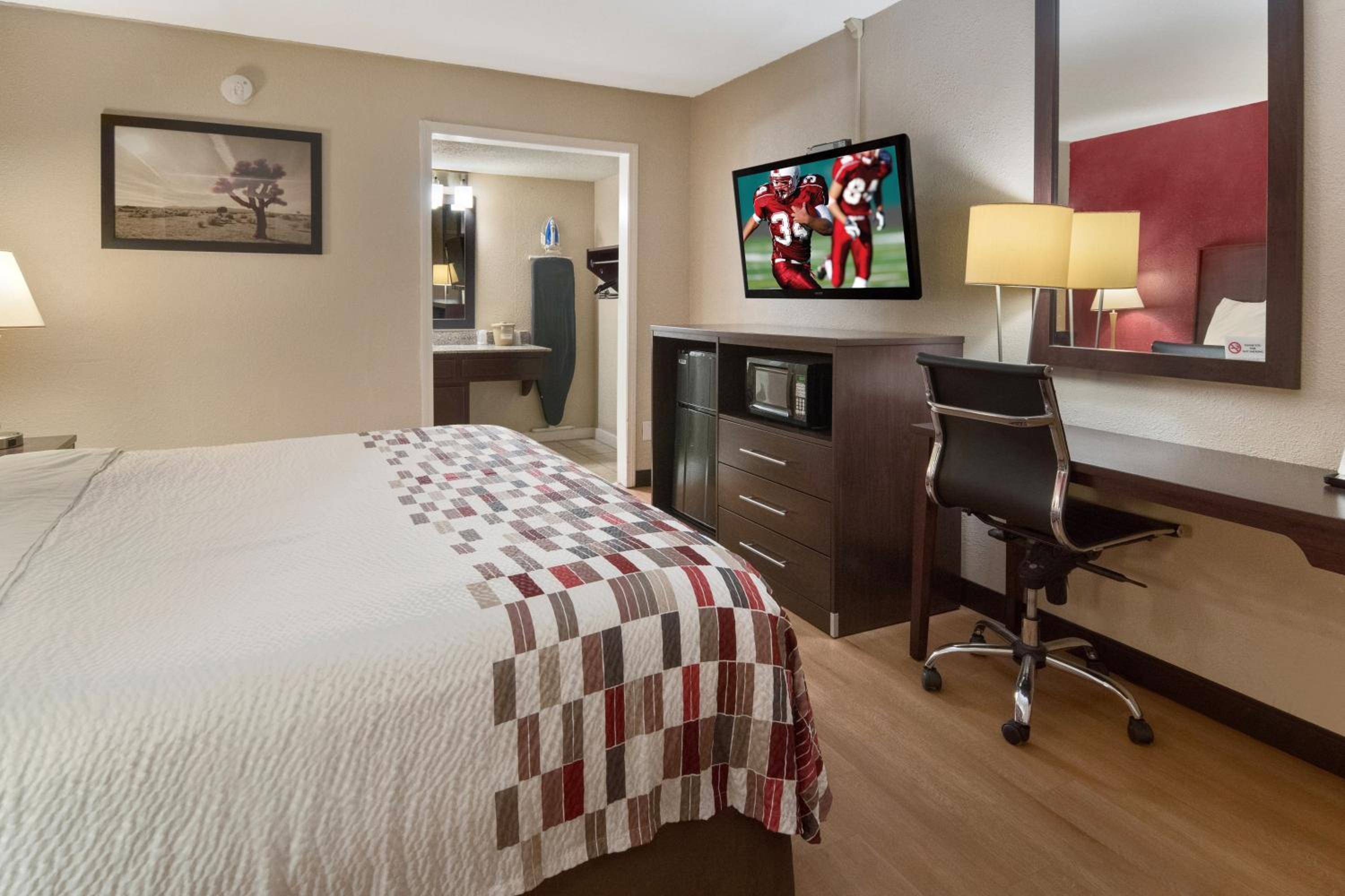Rodeway Inn Waco Downtown near University