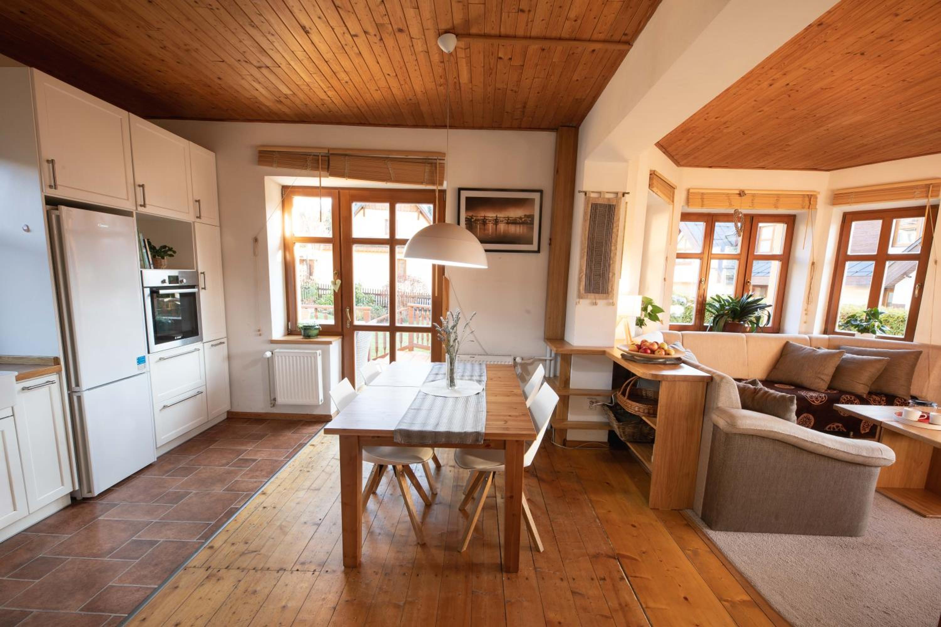 Apartment with private hot tub and garden