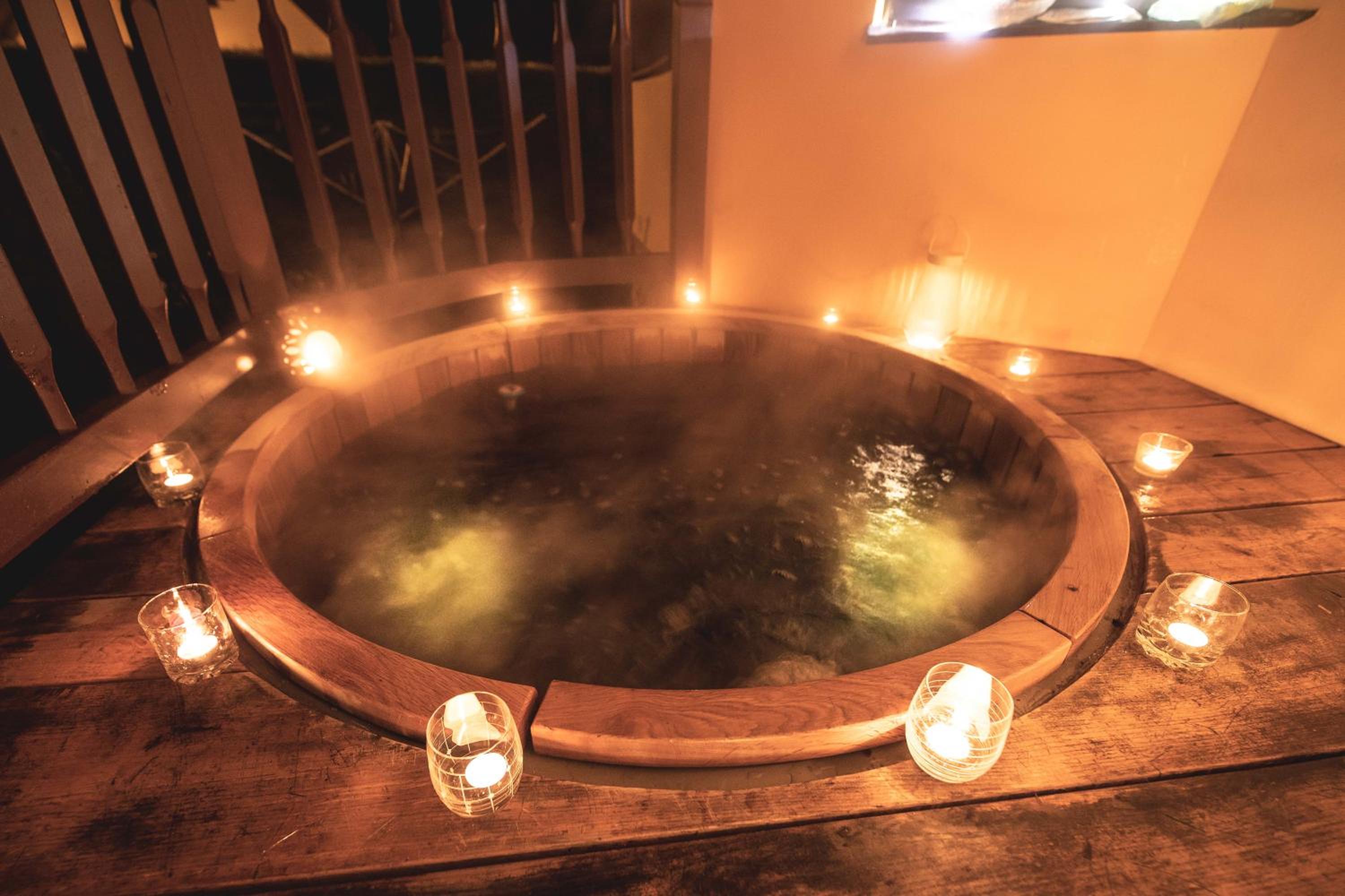 Apartment with private hot tub and garden
