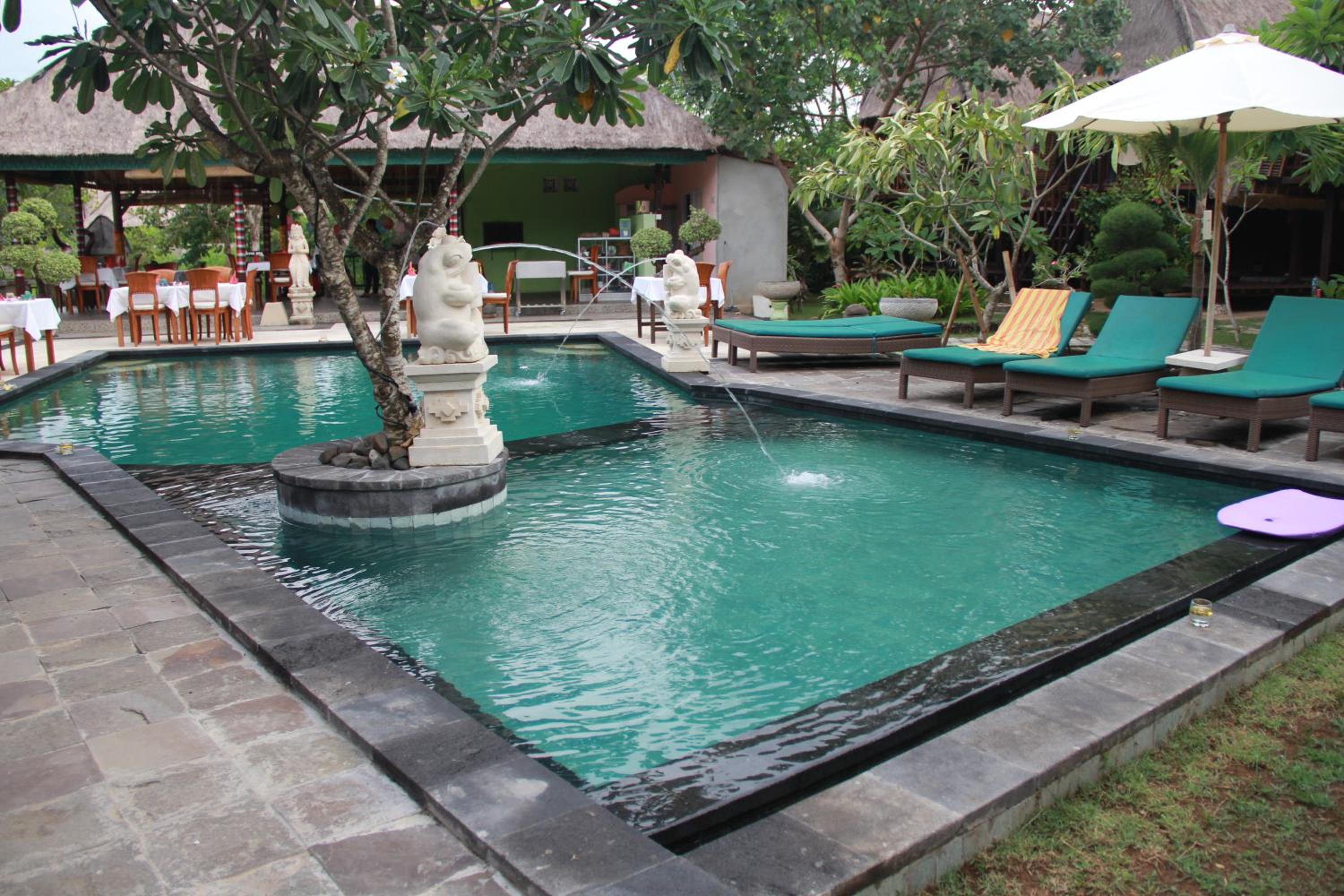 Nanuk's Bungalows