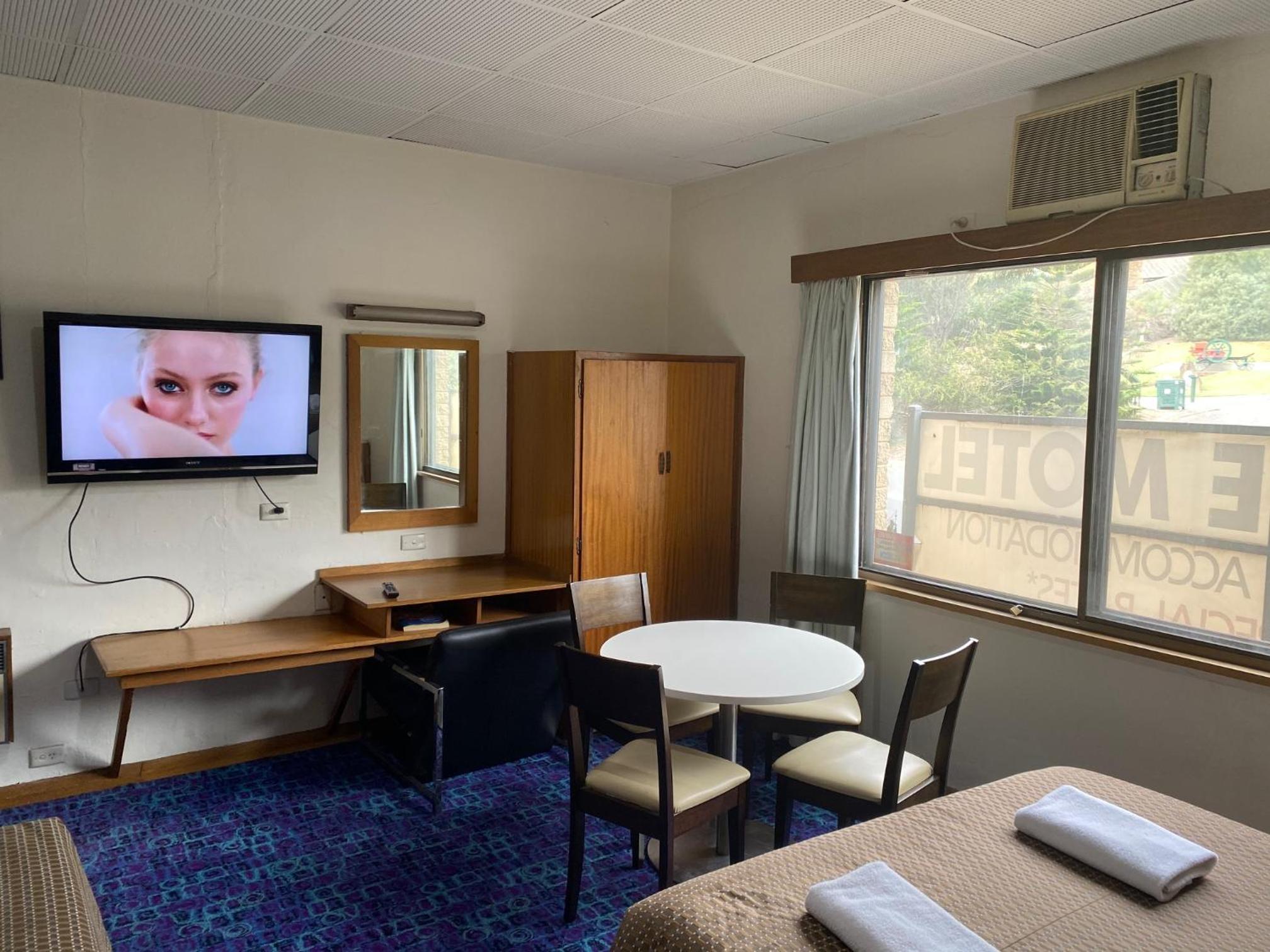 Tollgate Motel