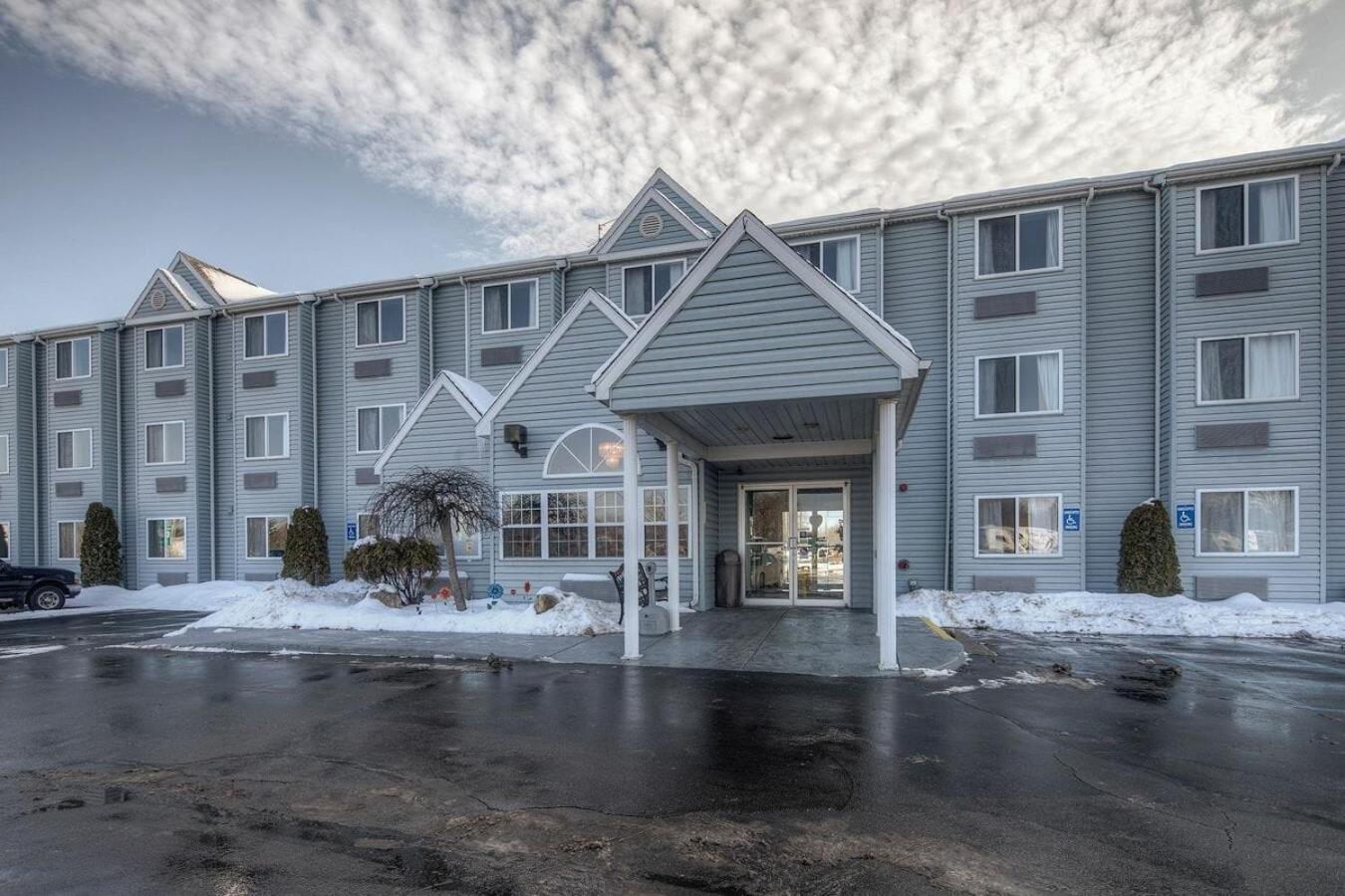 Quality Inn Mount Pleasant - Image 2
