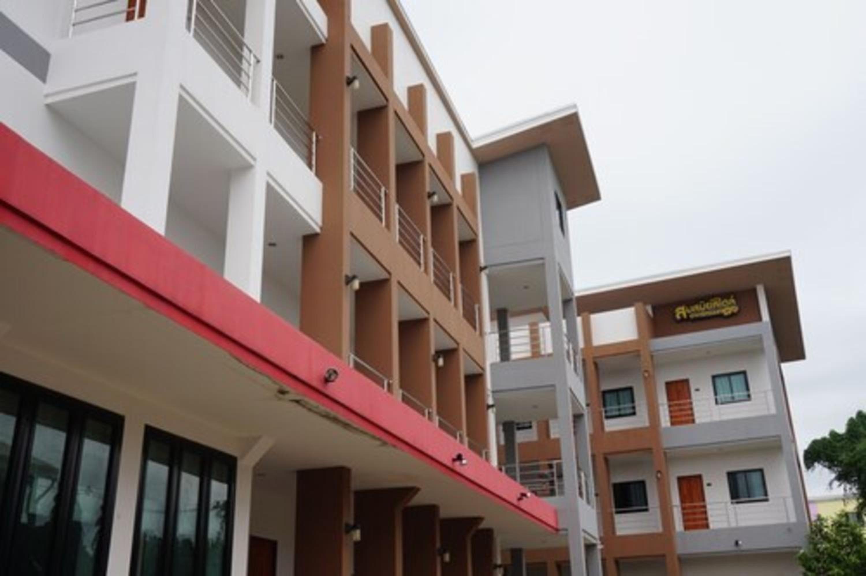 Somsamai Style Apartment
