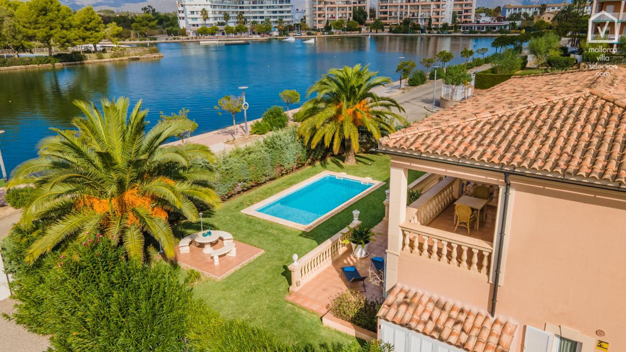 C335 Berna by Mallorca Villa Selection view 3