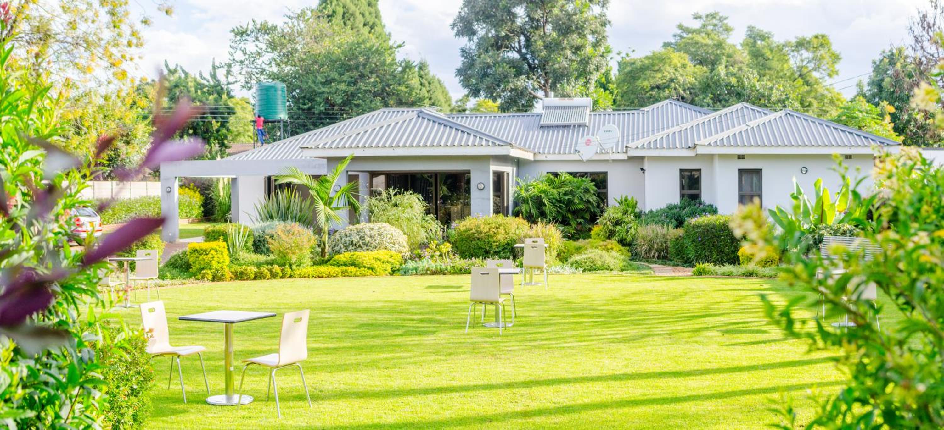 Sarum Lodge — exterior view, Harare, zw