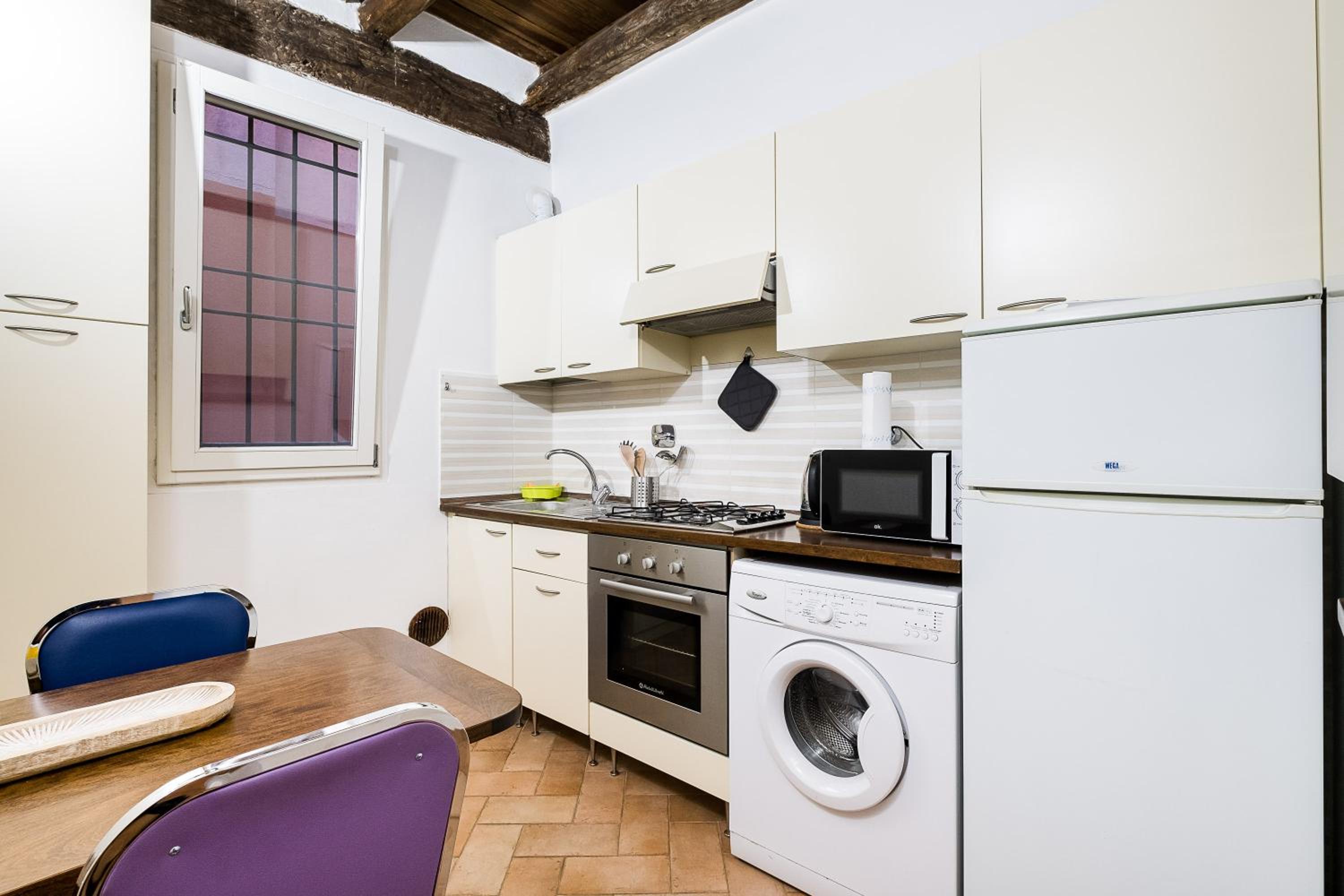 Cozy central apartment by Wonderful Italy view 5