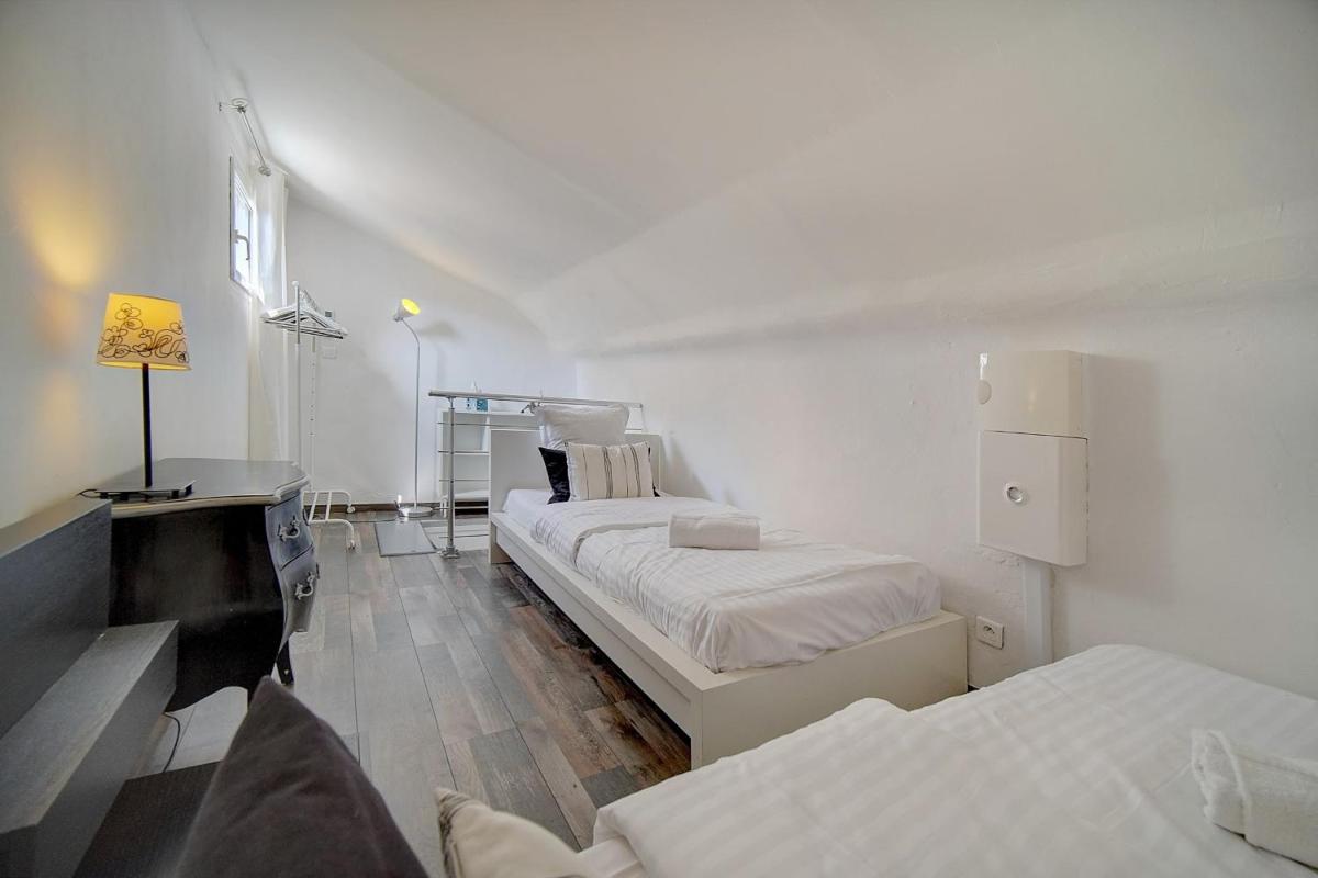 IMMOGROOM- City center- AC - 5min from the PalaisRestaurant - Wifi photo 4