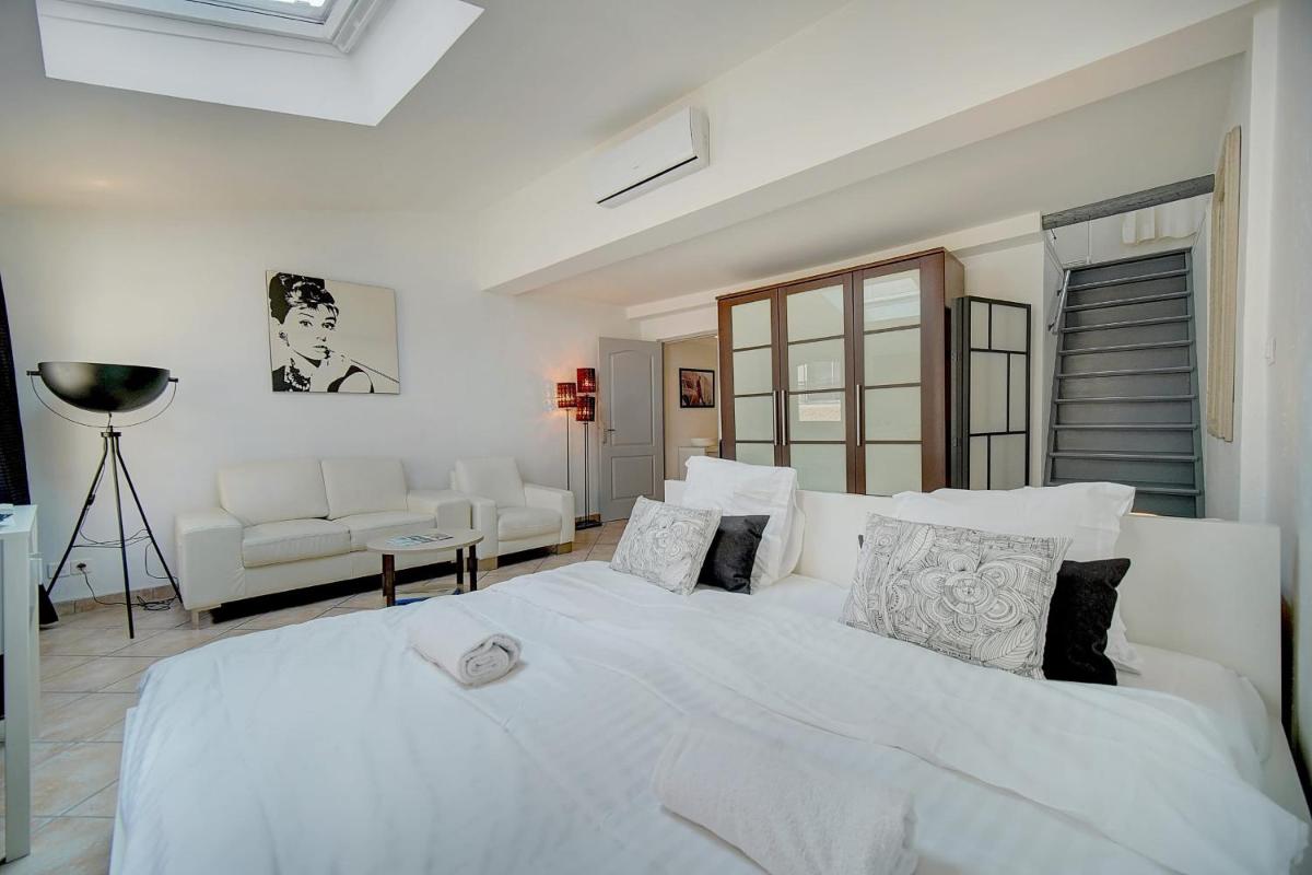 IMMOGROOM- City center- AC - 5min from the PalaisRestaurant - Wifi photo 2