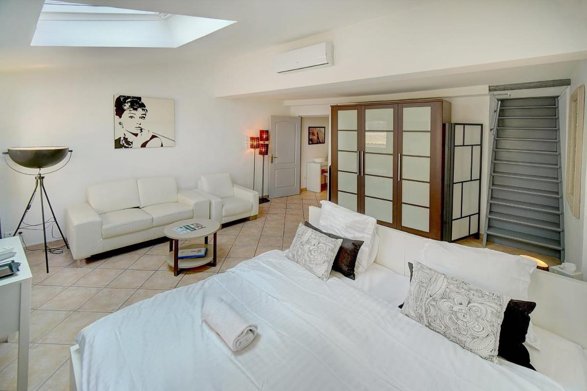 IMMOGROOM- City center- AC - 5min from the PalaisRestaurant - Wifi photo 5