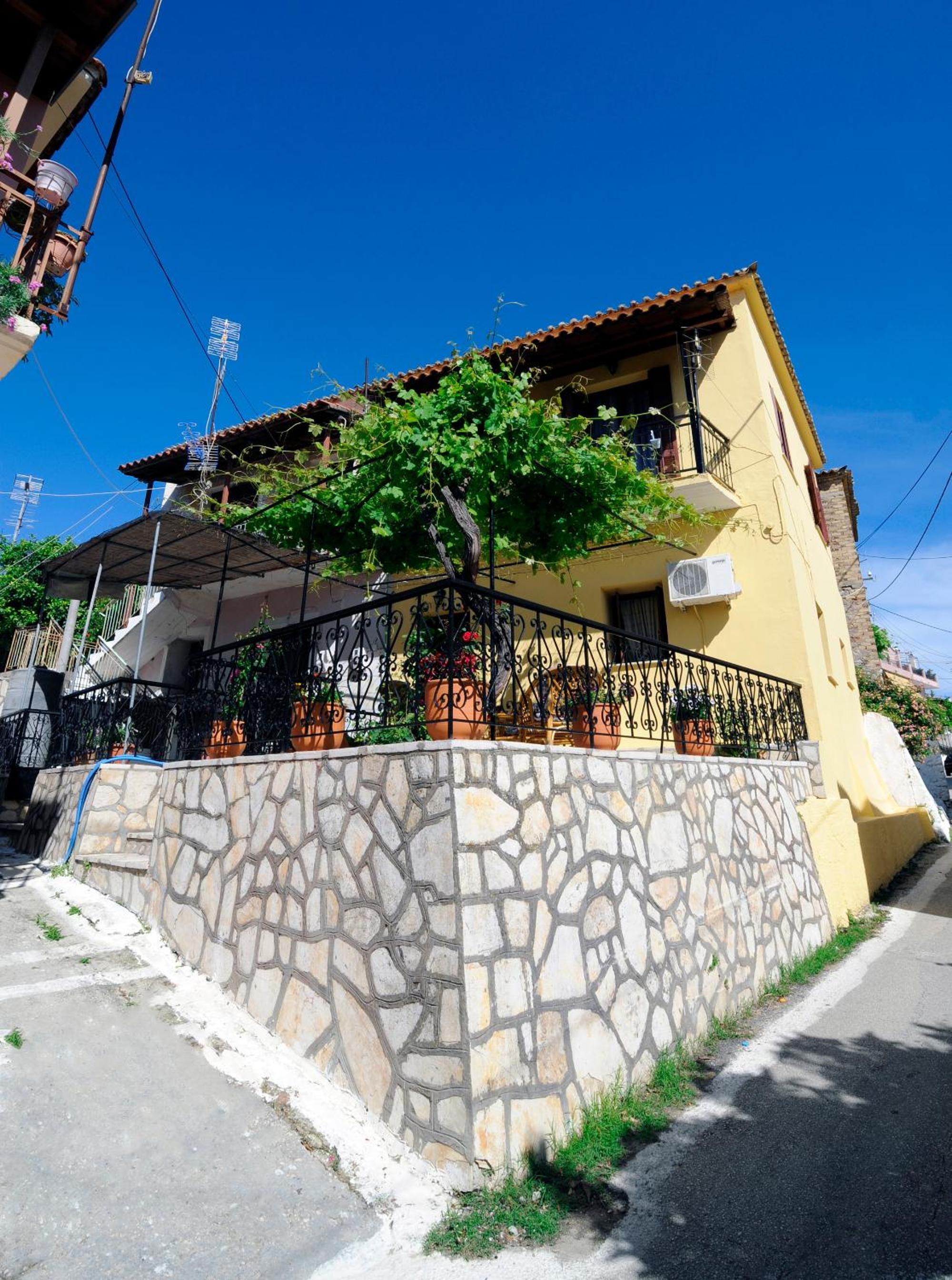 Traditional Greek Maisonette in Antiperni Village