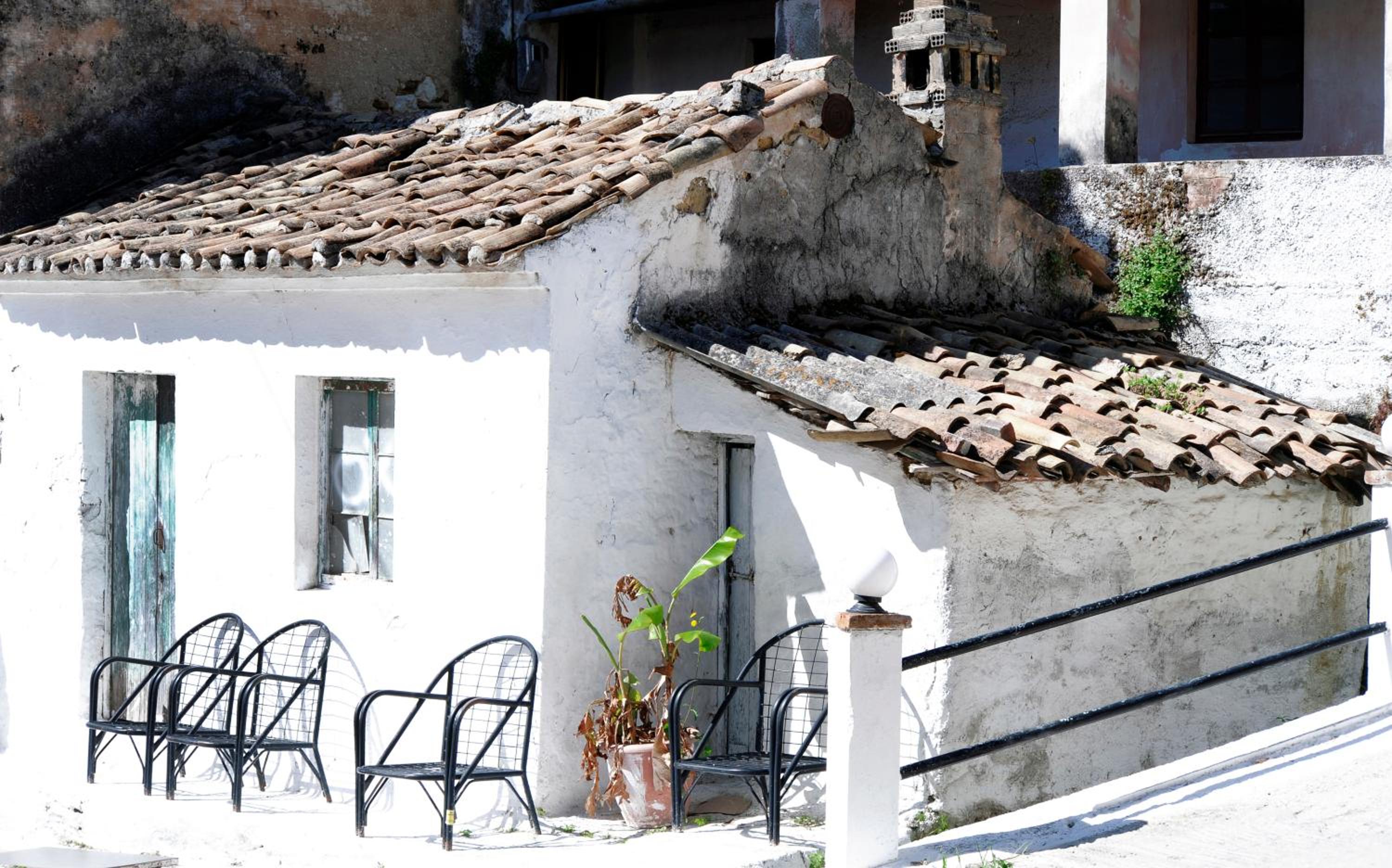 Traditional Greek Maisonette in Antiperni Village