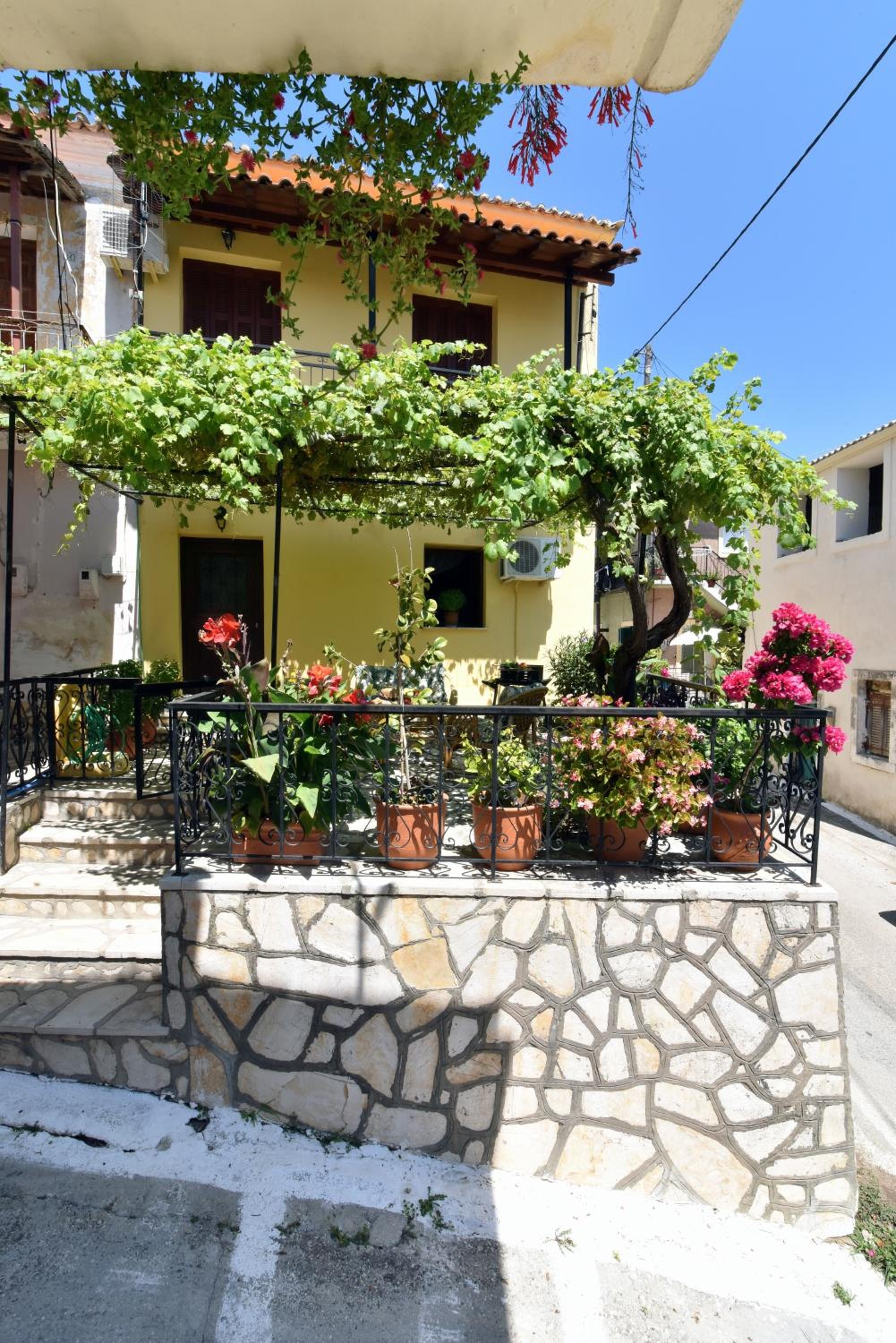 Traditional Greek Maisonette in Antiperni Village