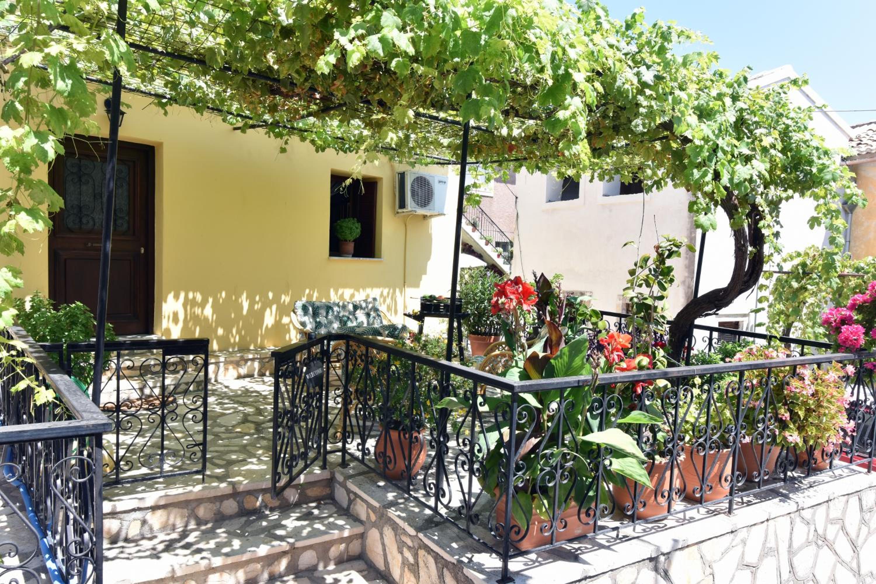 Traditional Greek Maisonette in Antiperni Village