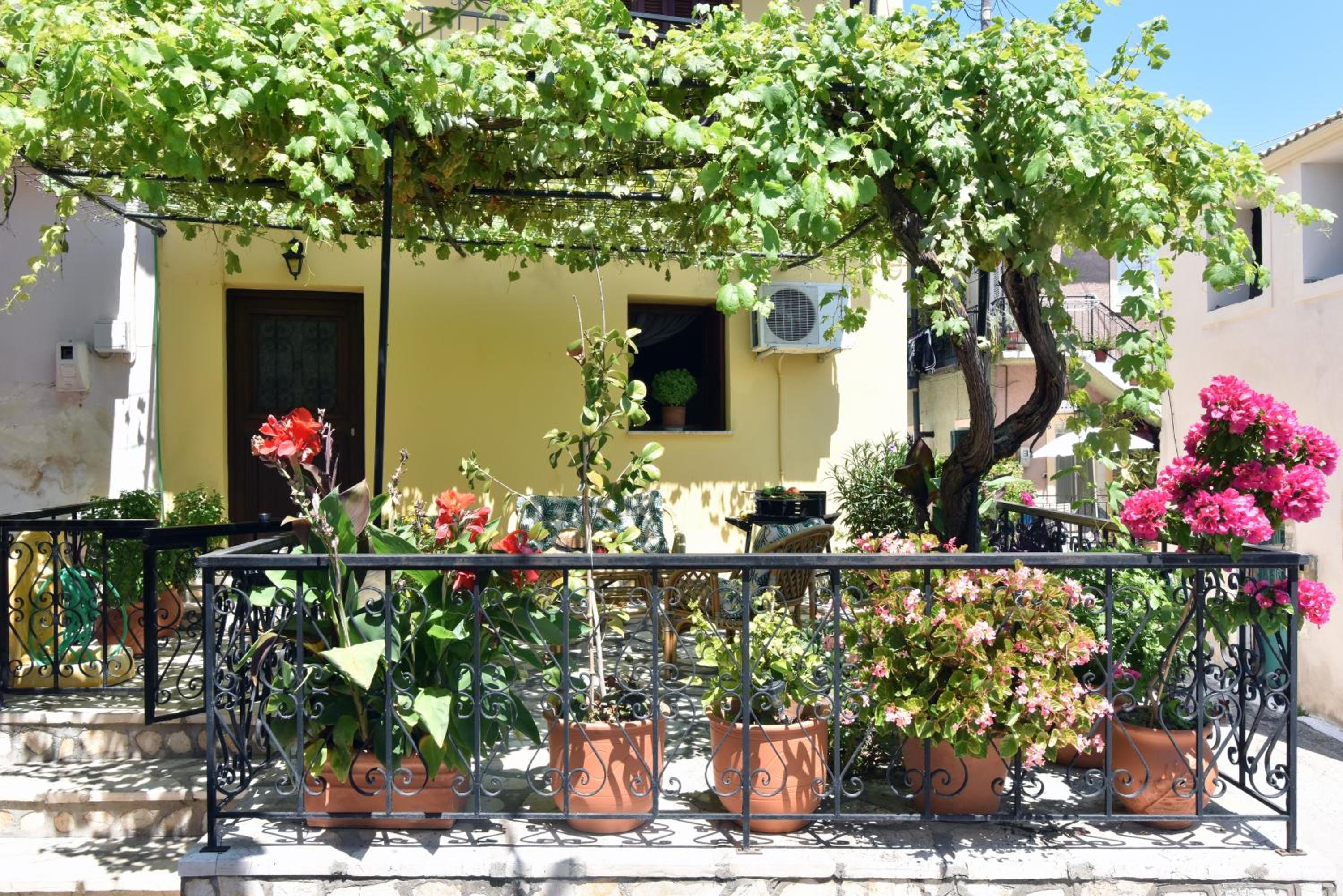 Traditional Greek Maisonette in Antiperni Village