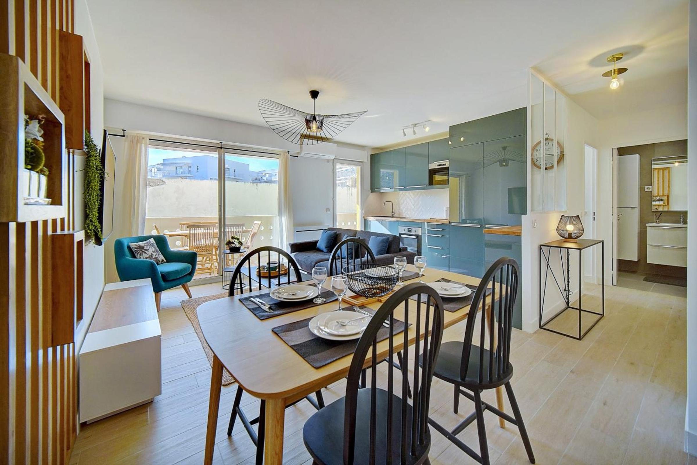 IMMOGROOM- Renovated- Large terrace- AC- Shops- Parking photo 5