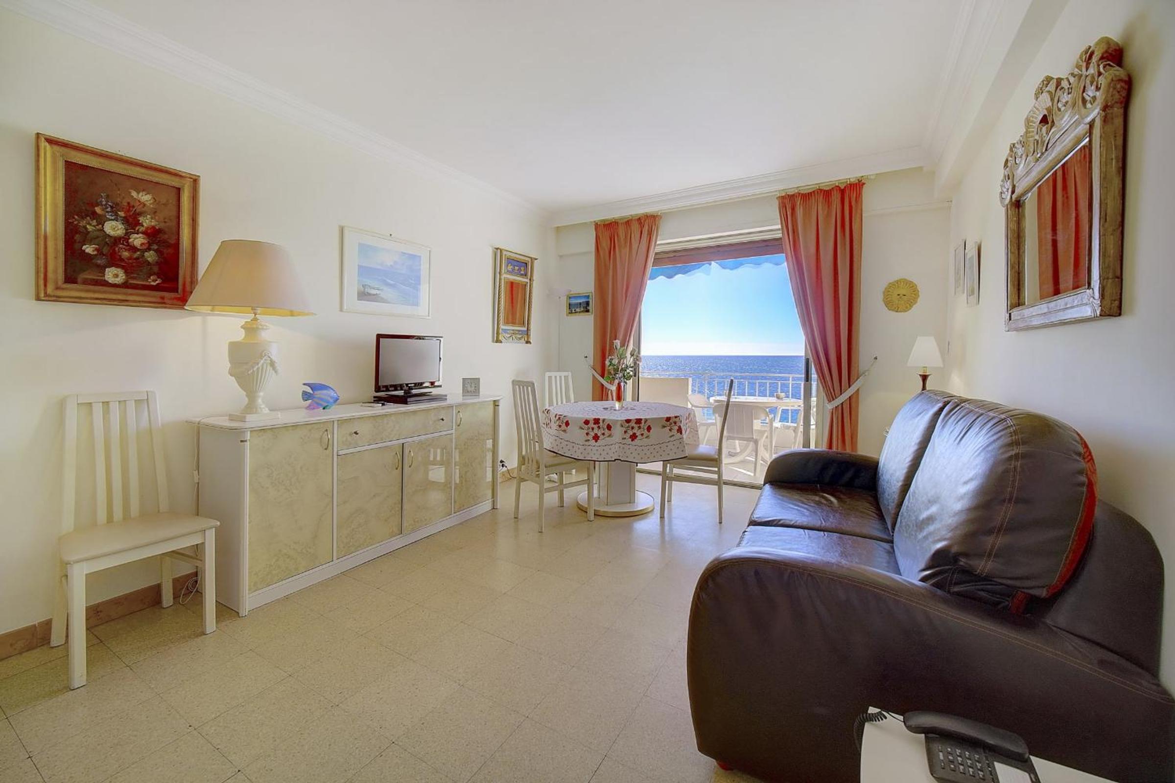 IMMOGROOM- Sea view - Center- AC- Front of the beaches photo 4