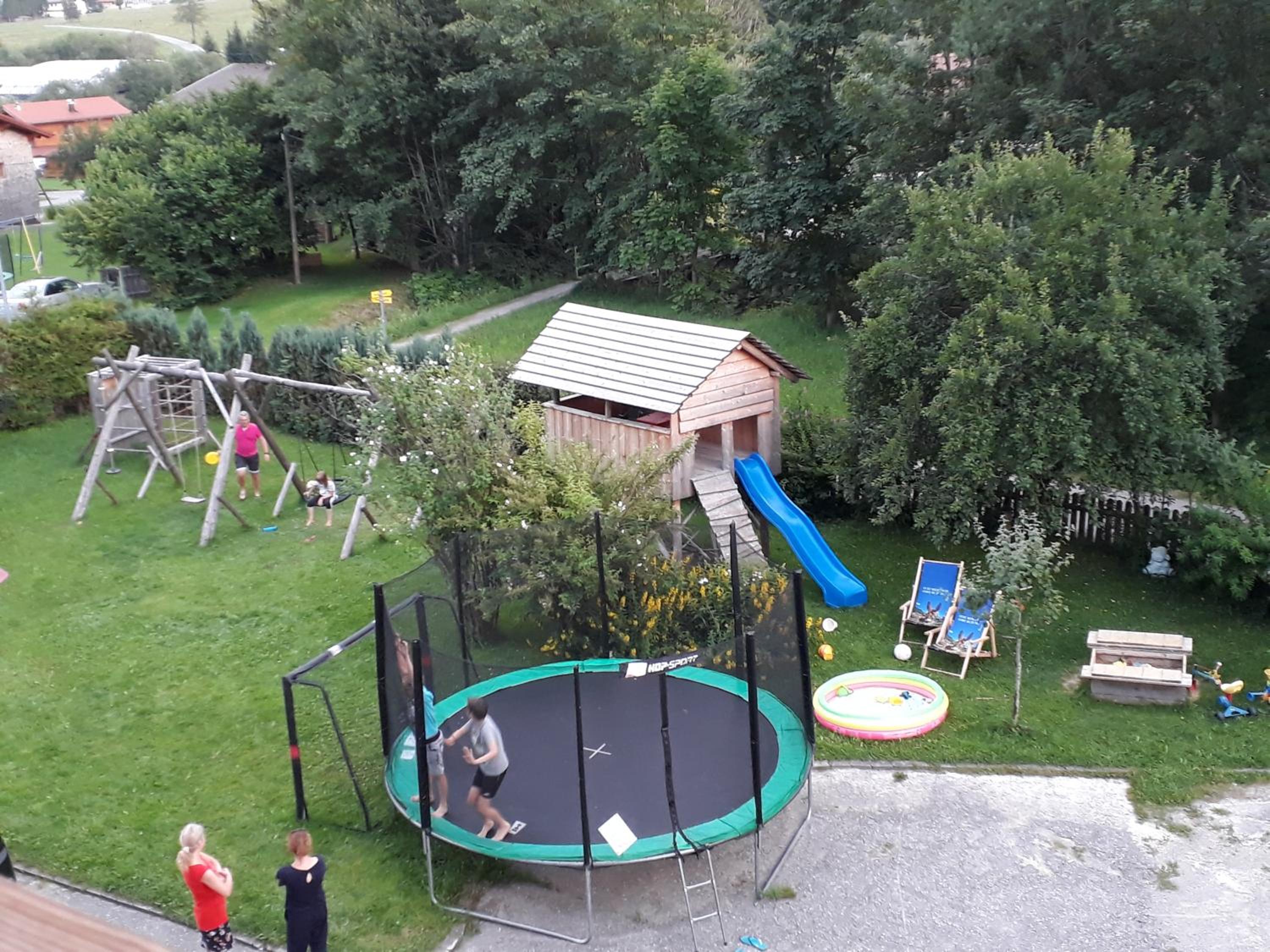 Bio-Bauernhof Waldesruh mit Hofladen
