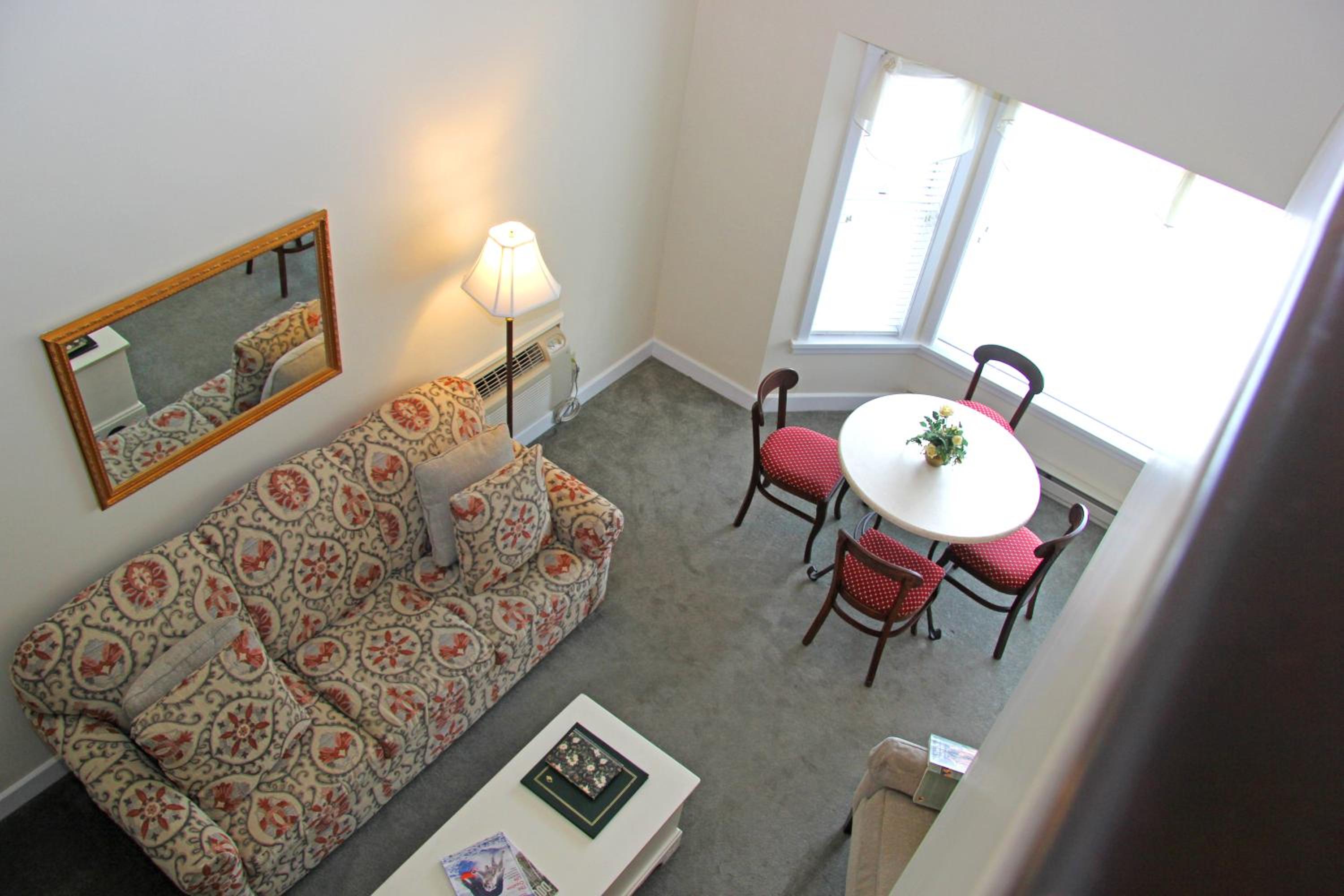 Eagle Harbor Inn