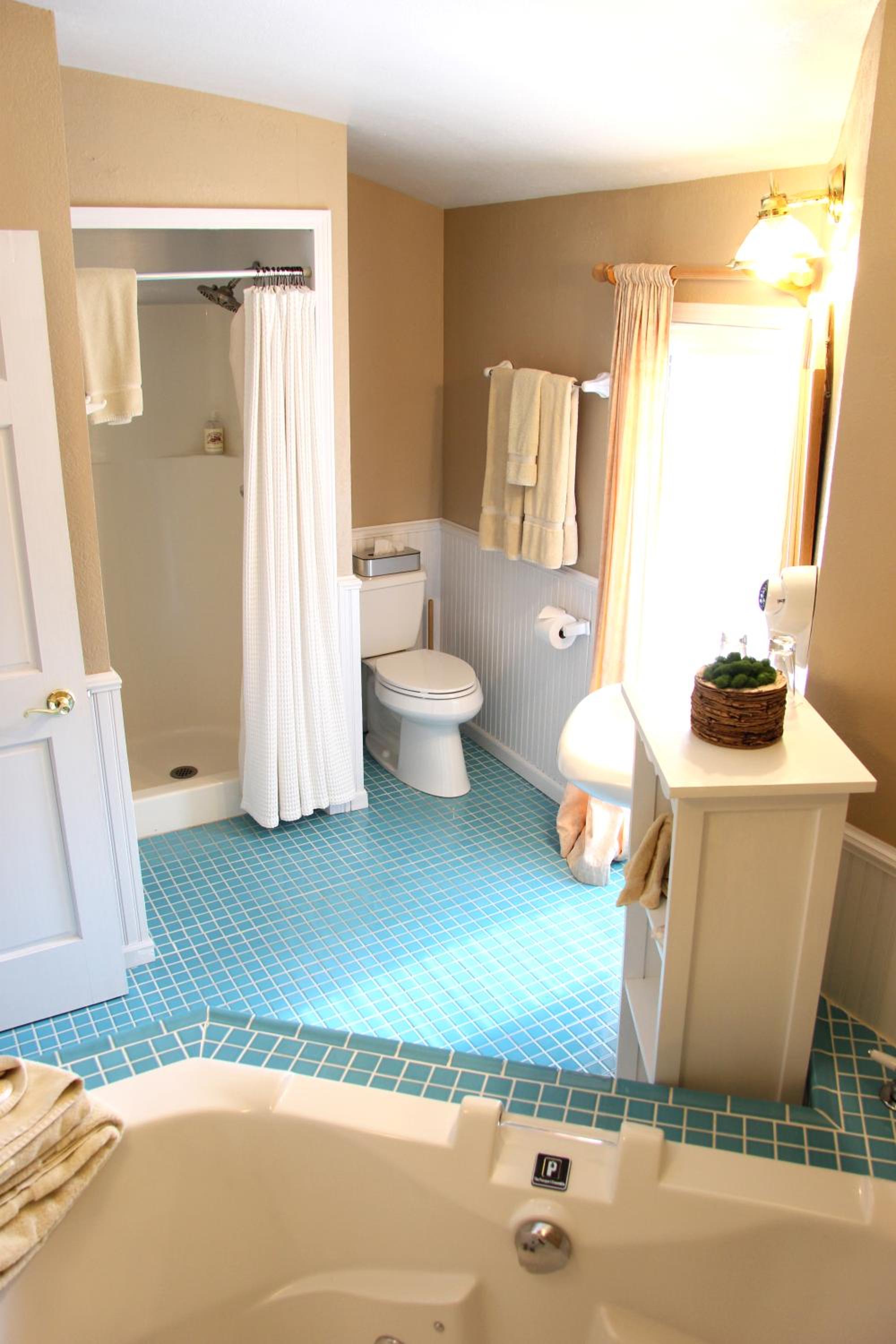 Eagle Harbor Inn