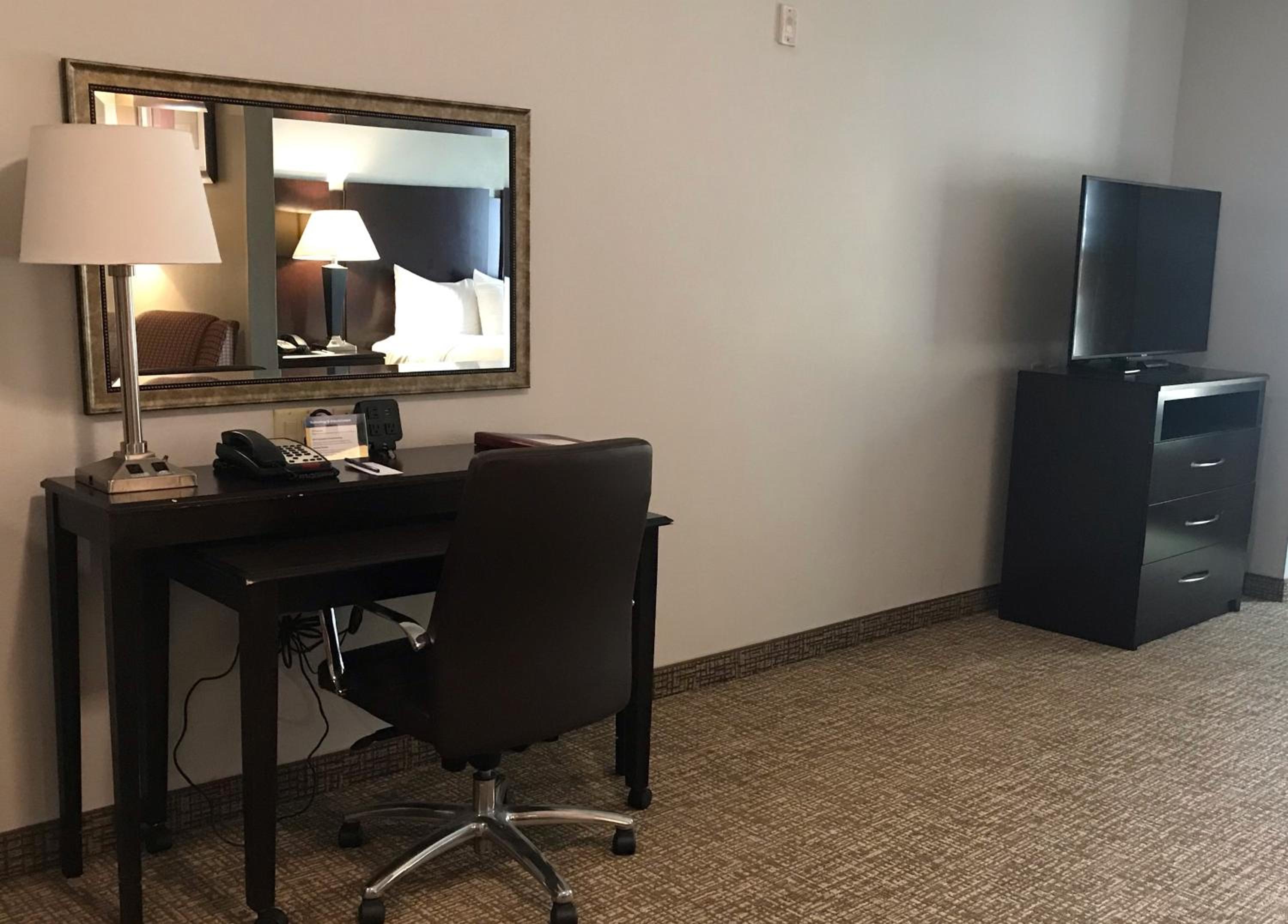 Bay City Vacations - Comfort Suites - Property Image 10