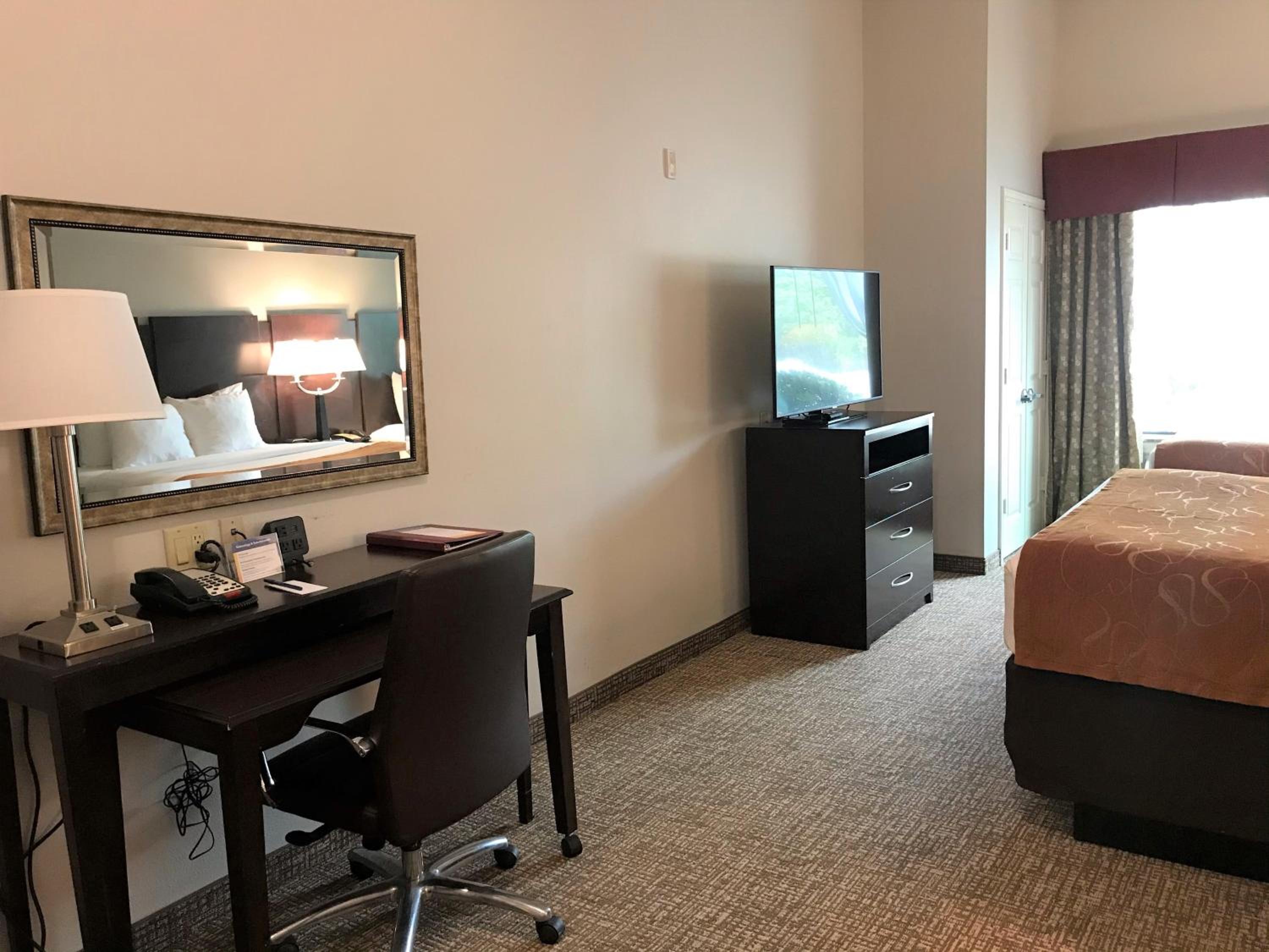 Bay City Vacations - Comfort Suites - Property Image 5