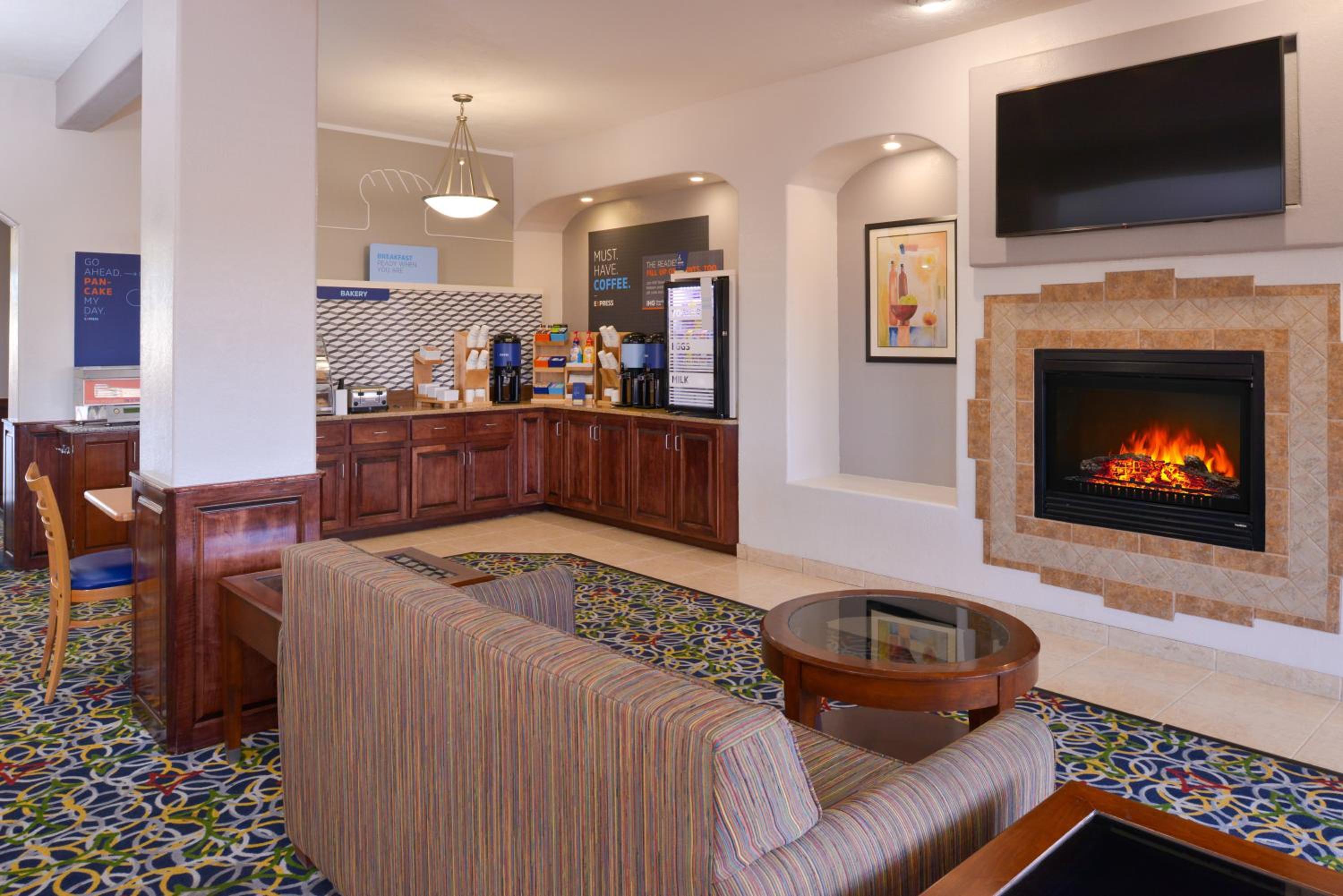 Alamosa Vacations - Holiday Inn Express  Suites Alamosa, an IHG Hotel - Property Image 12