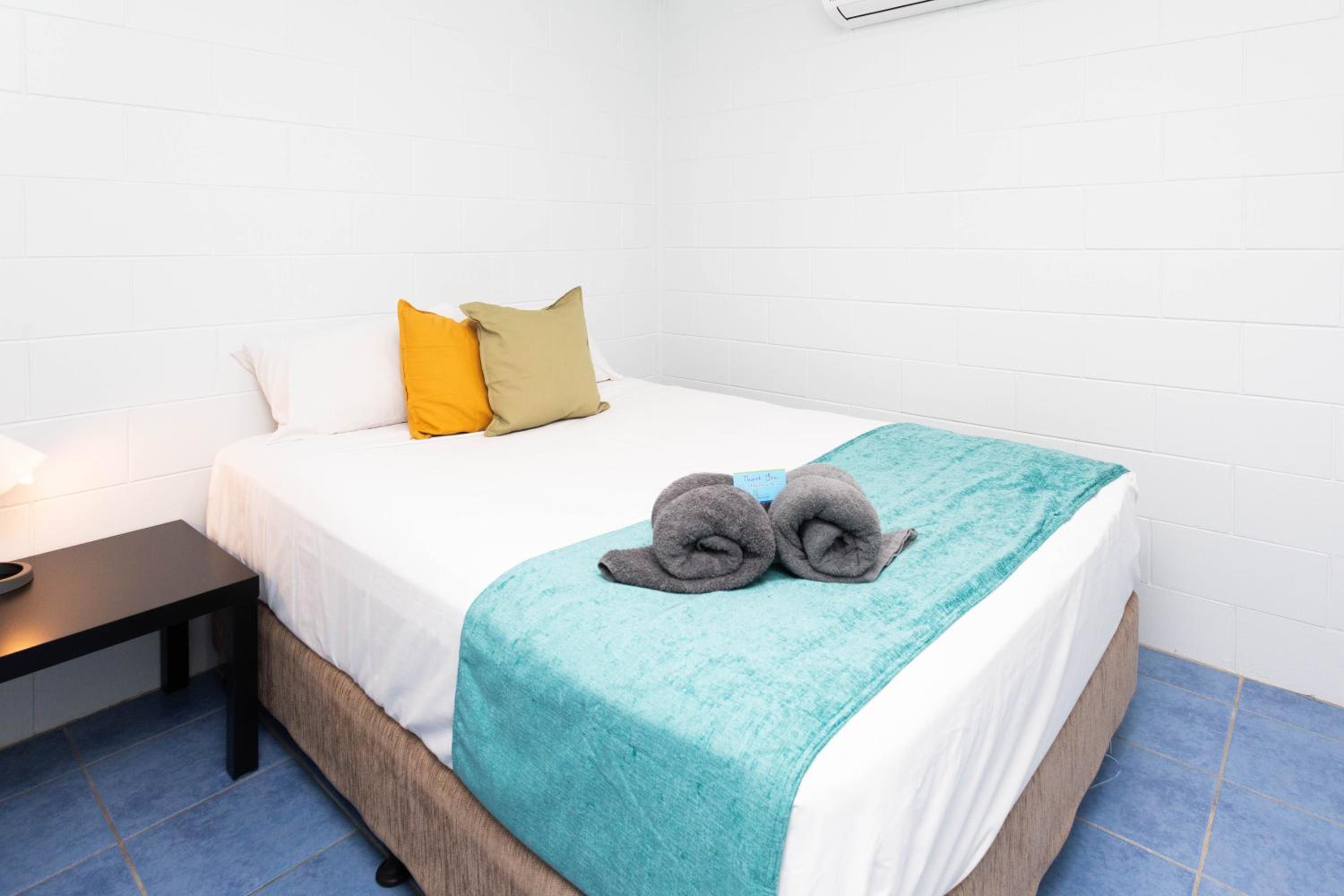 Airlie Sun & Sand Accommodation #6 KIDS STAY FREE view 4