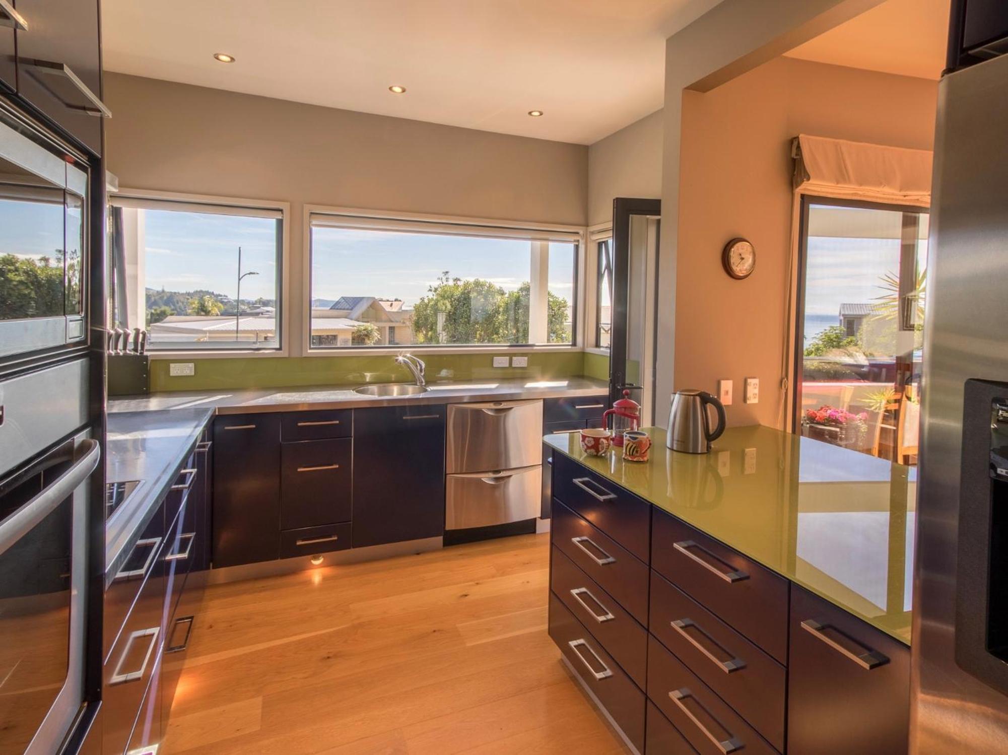 Sun, Sea, Sensational - Kaiteriteri Holiday Home view 2
