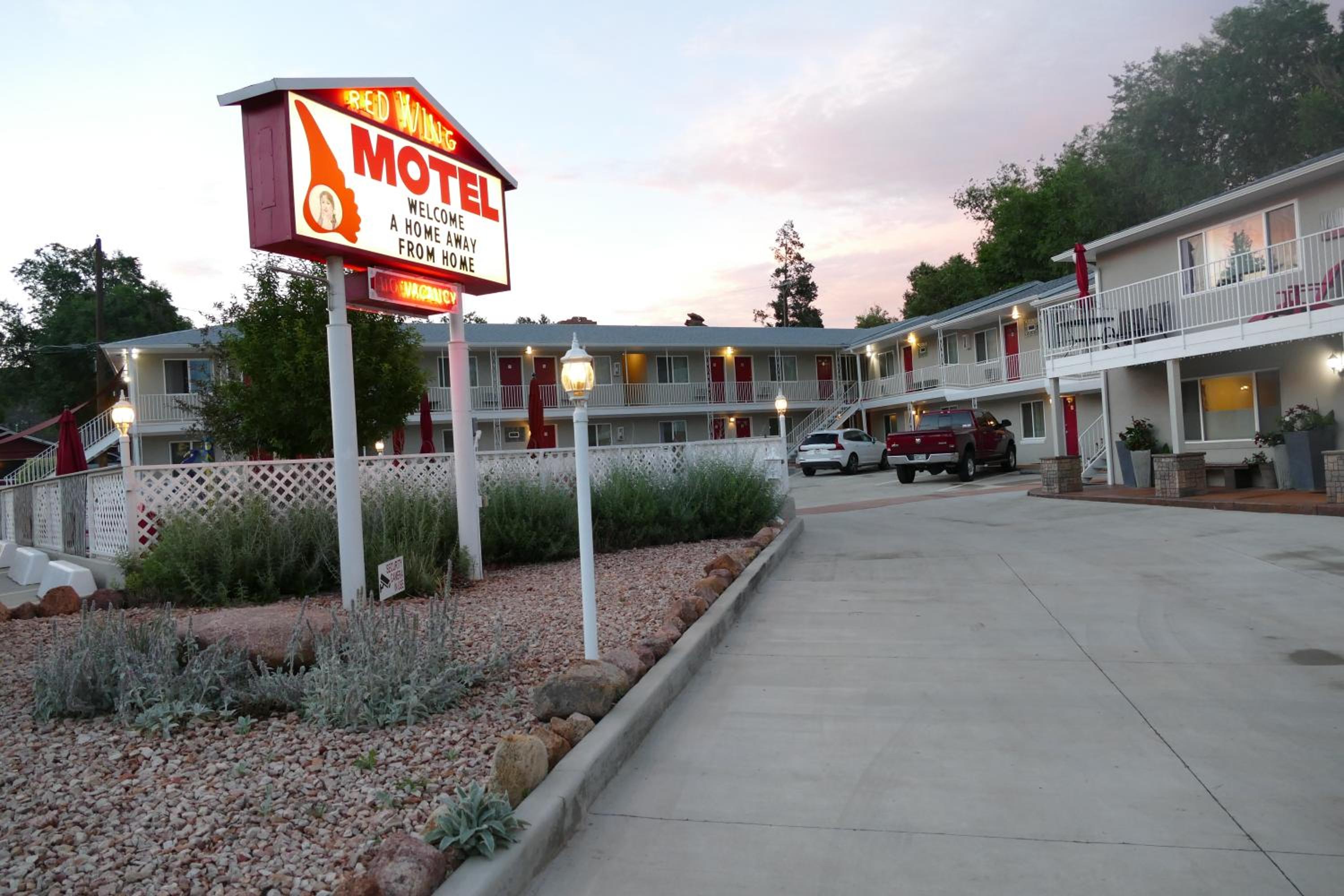Hotel Red Wing Motel - Image 1