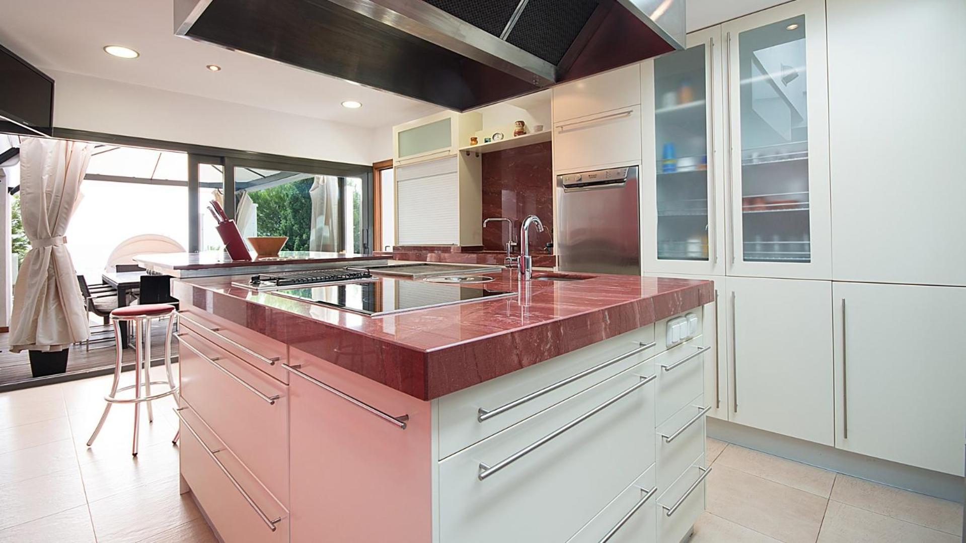TarracoHomes, TH52 Villa Lighthouse con Piscina Privada, Terraza, y Vistas al Mar