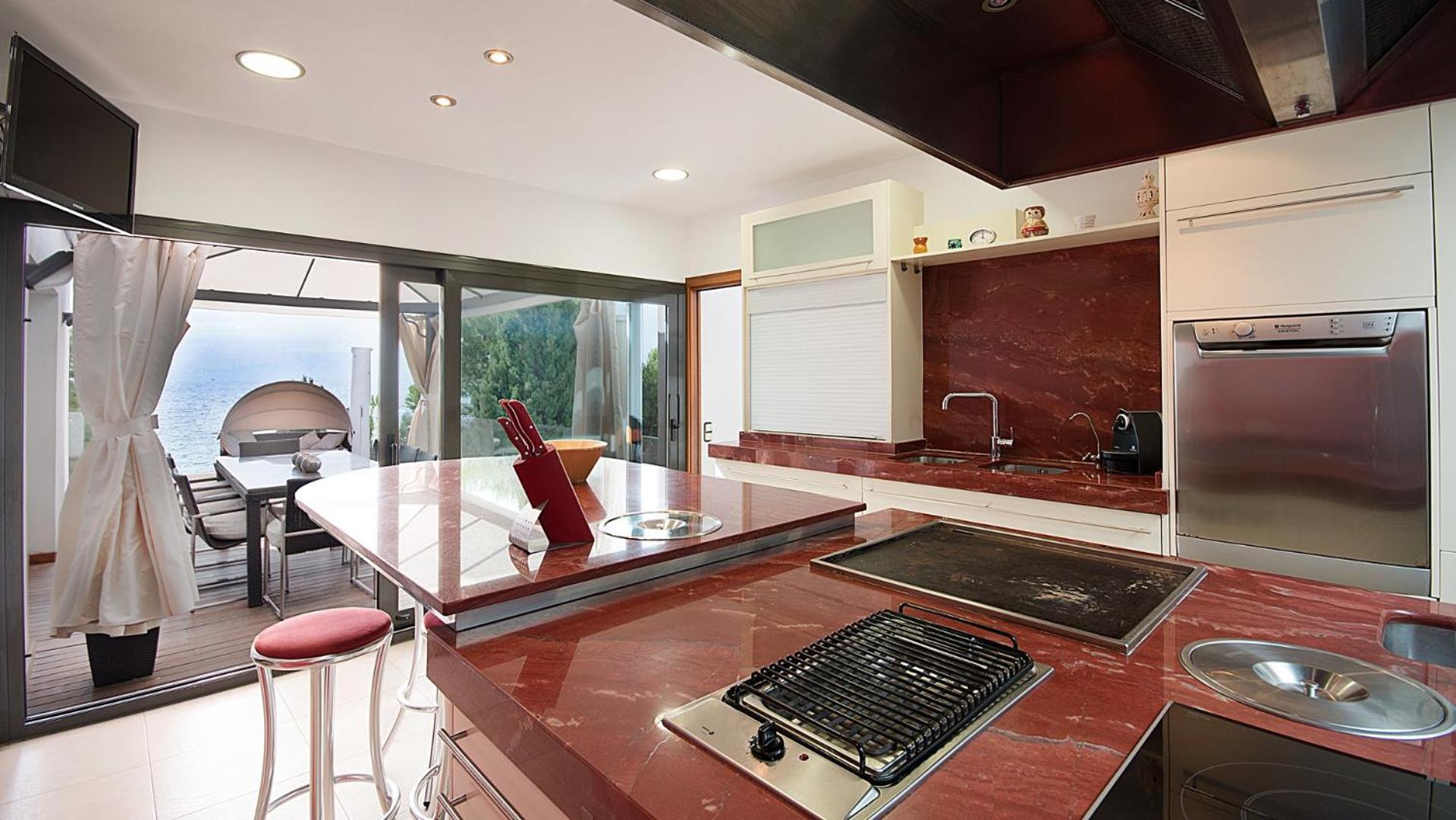 TarracoHomes, TH52 Villa Lighthouse con Piscina Privada, Terraza, y Vistas al Mar