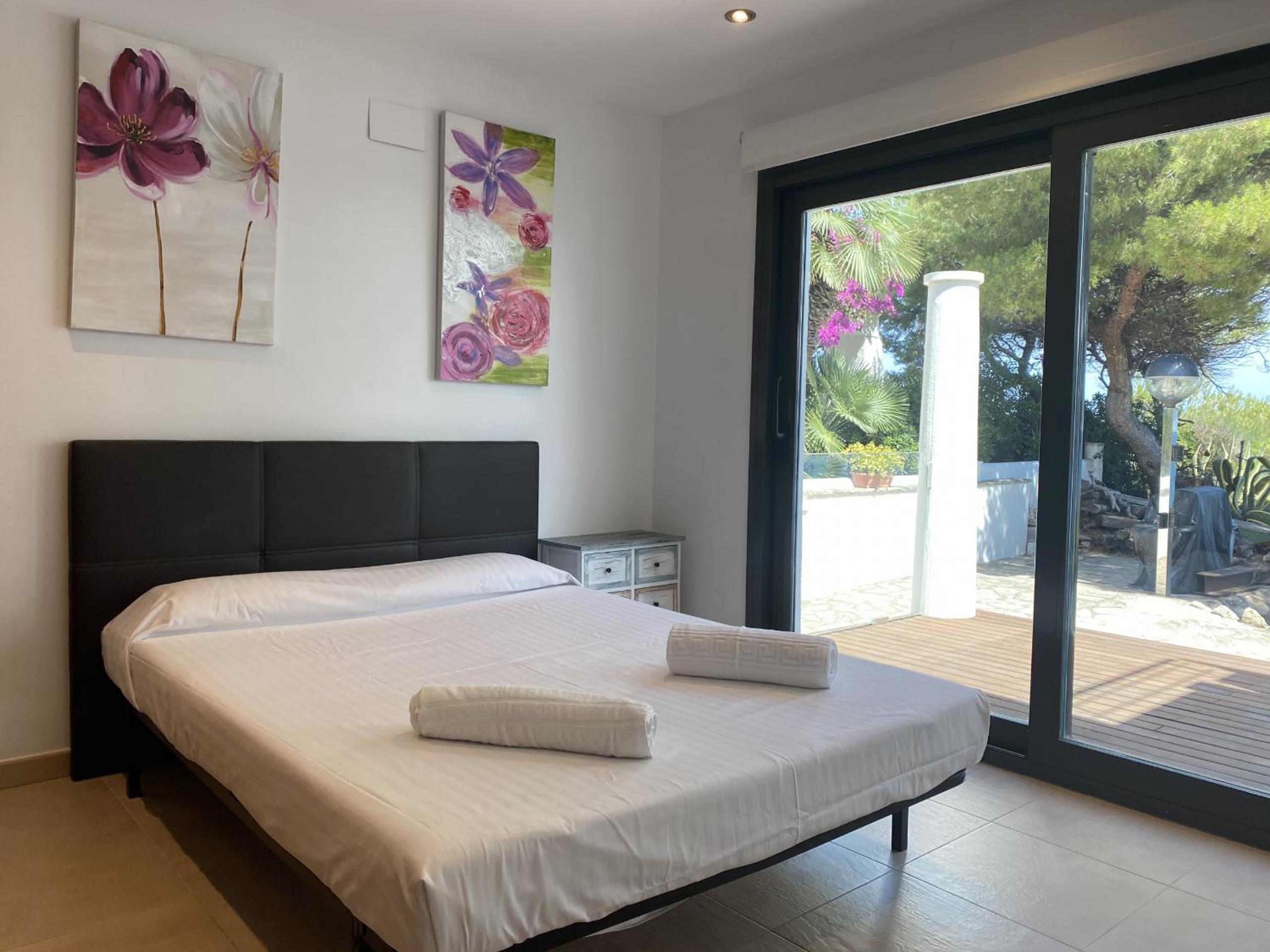 TarracoHomes, TH52 Villa Lighthouse con Piscina Privada, Terraza, y Vistas al Mar