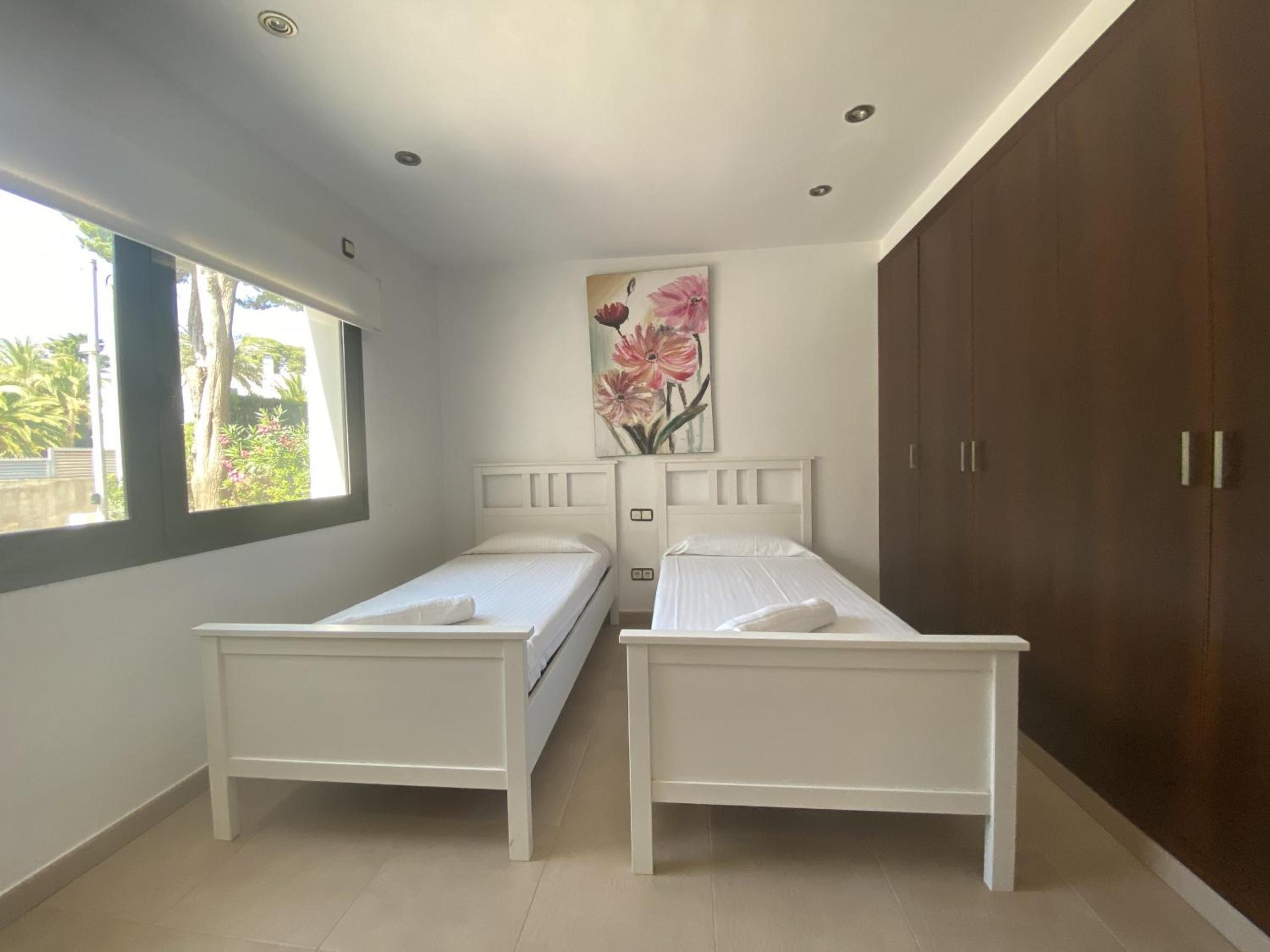 TarracoHomes, TH52 Villa Lighthouse con Piscina Privada, Terraza, y Vistas al Mar