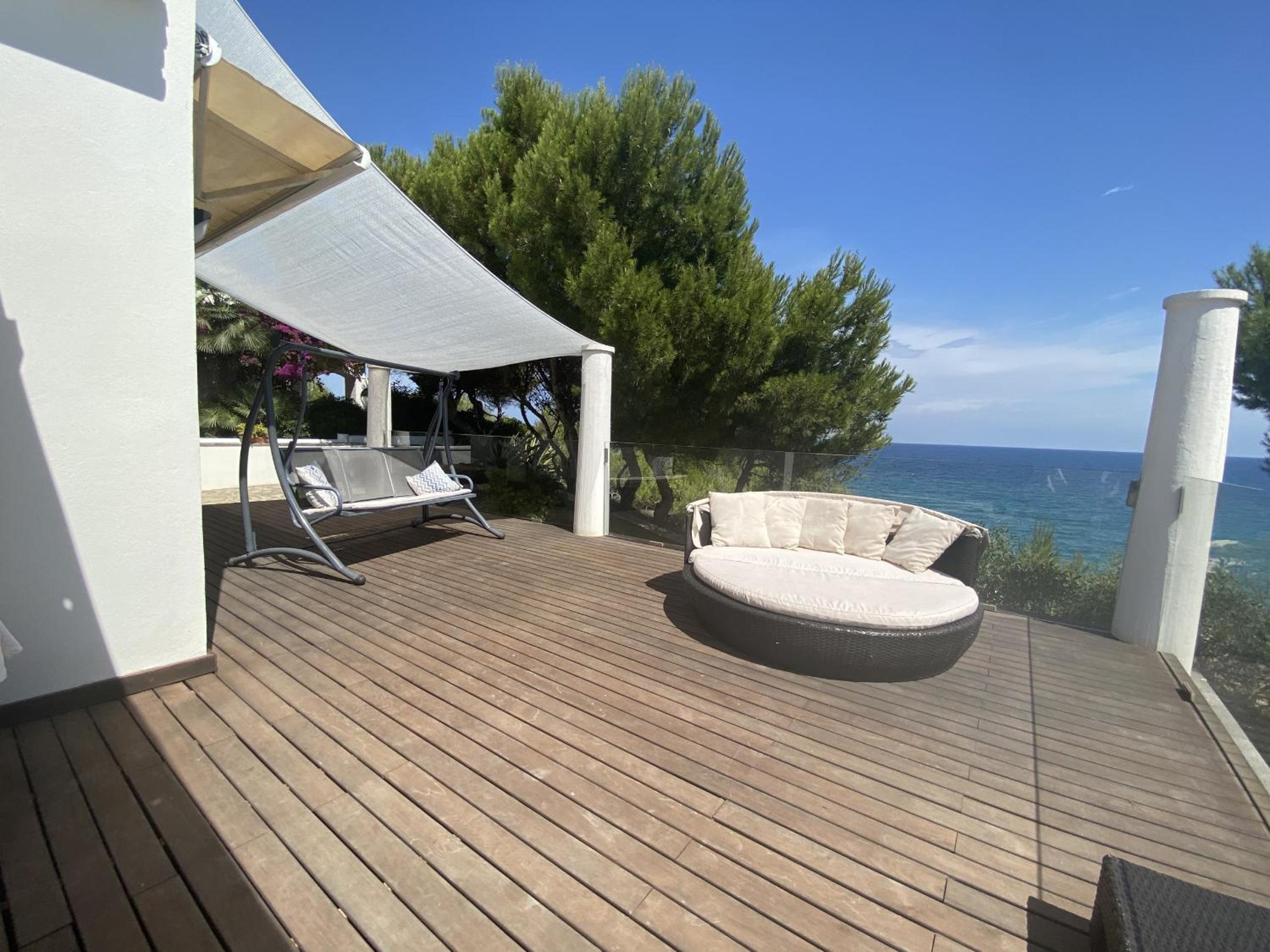 TarracoHomes, TH52 Villa Lighthouse con Piscina Privada, Terraza, y Vistas al Mar