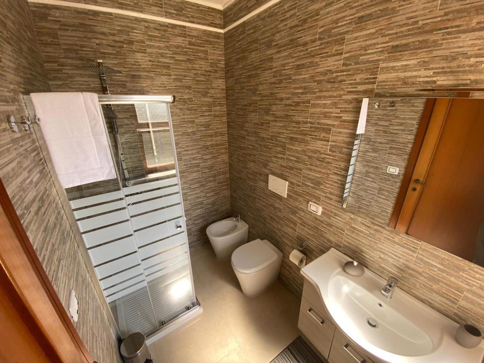 B&B LARAZZO en Lecce — bathroom