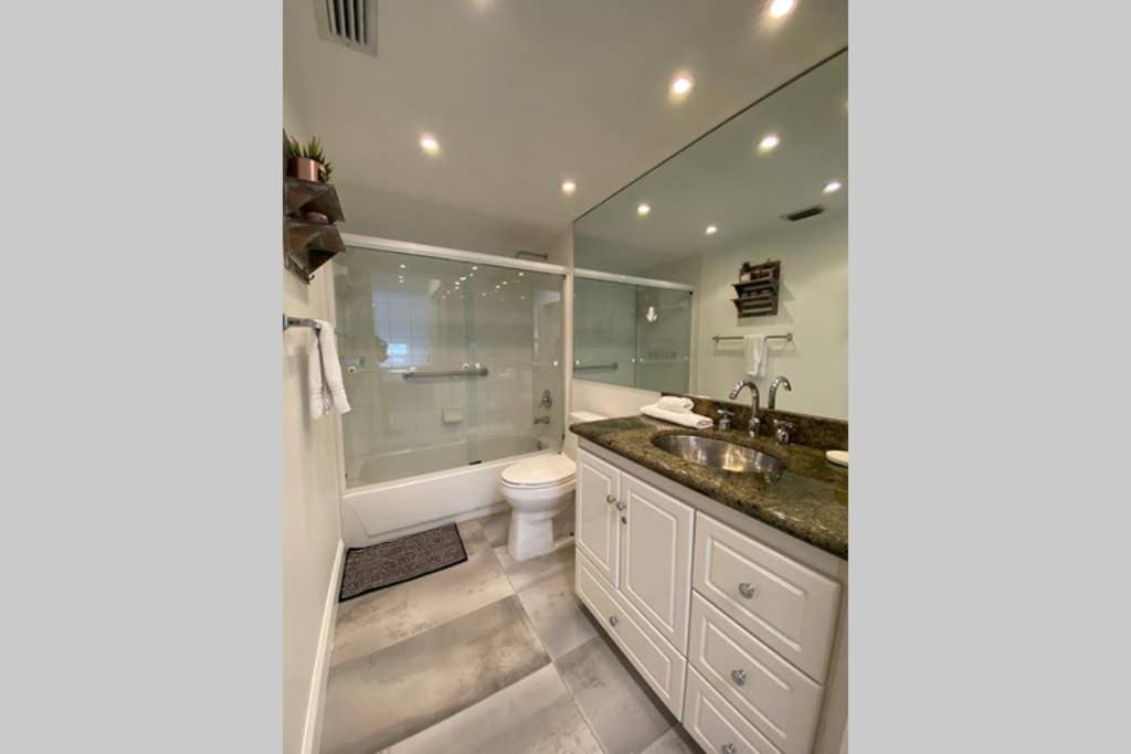 Yacht Club at Aventura 2 Bed 2 bath Luxurius Cozy Brand New 2020