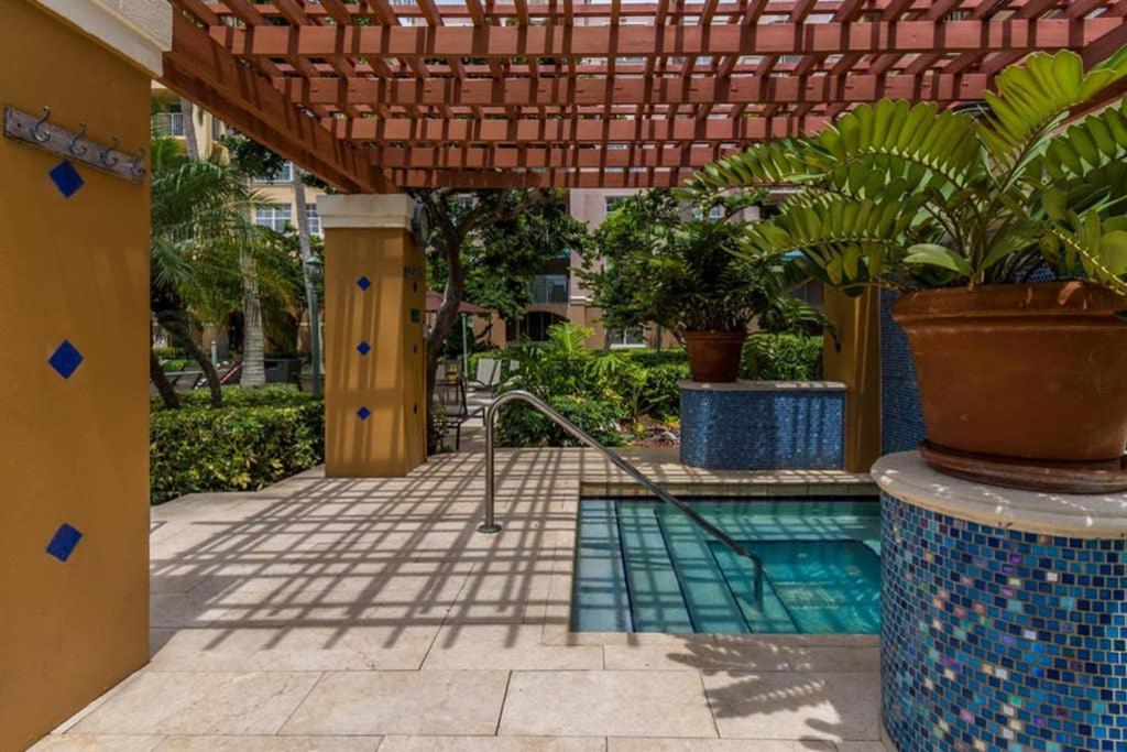 Yacht Club at Aventura 2 Bed 2 bath Luxurius Cozy Brand New 2020