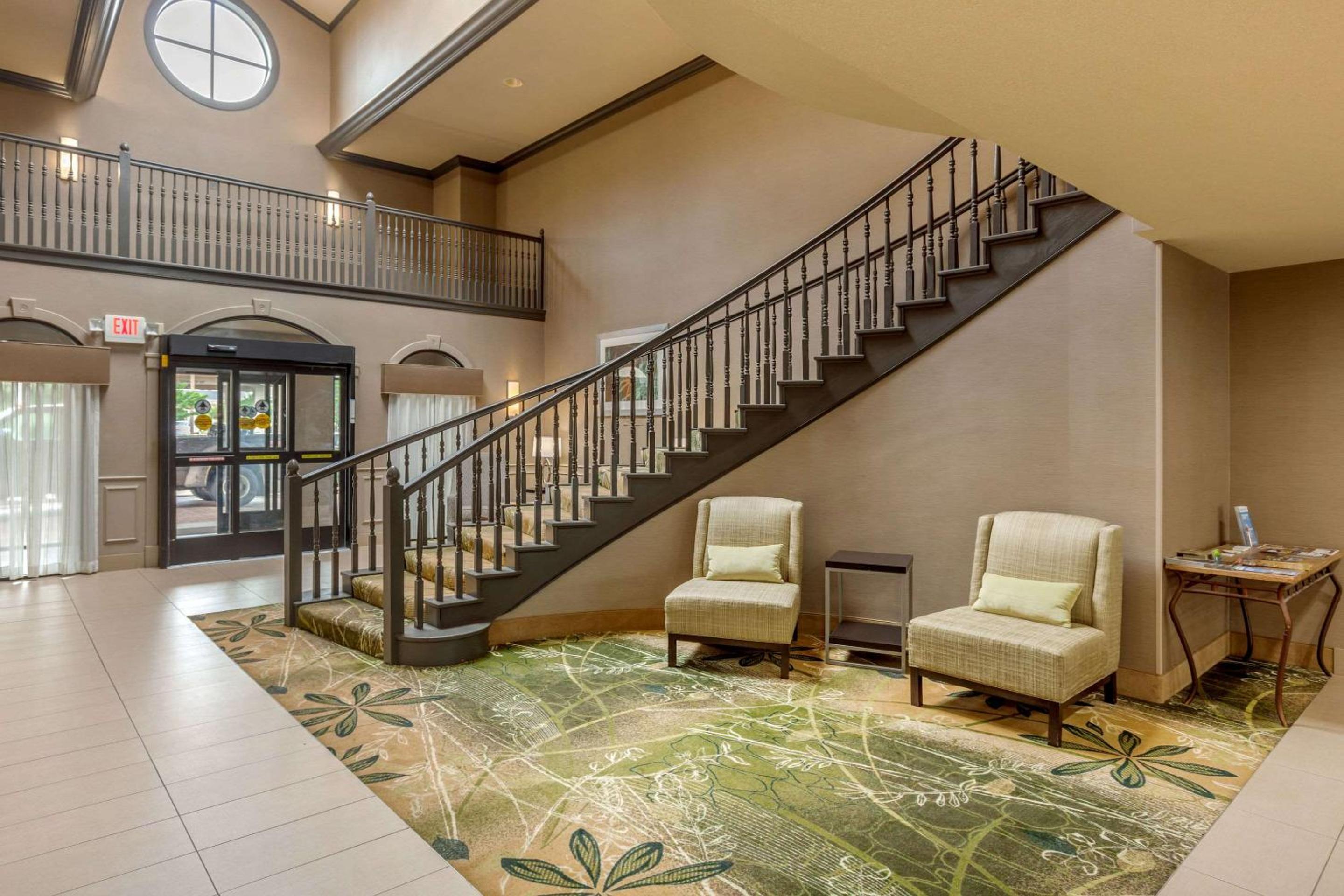 Quality Suites Sherman view 5