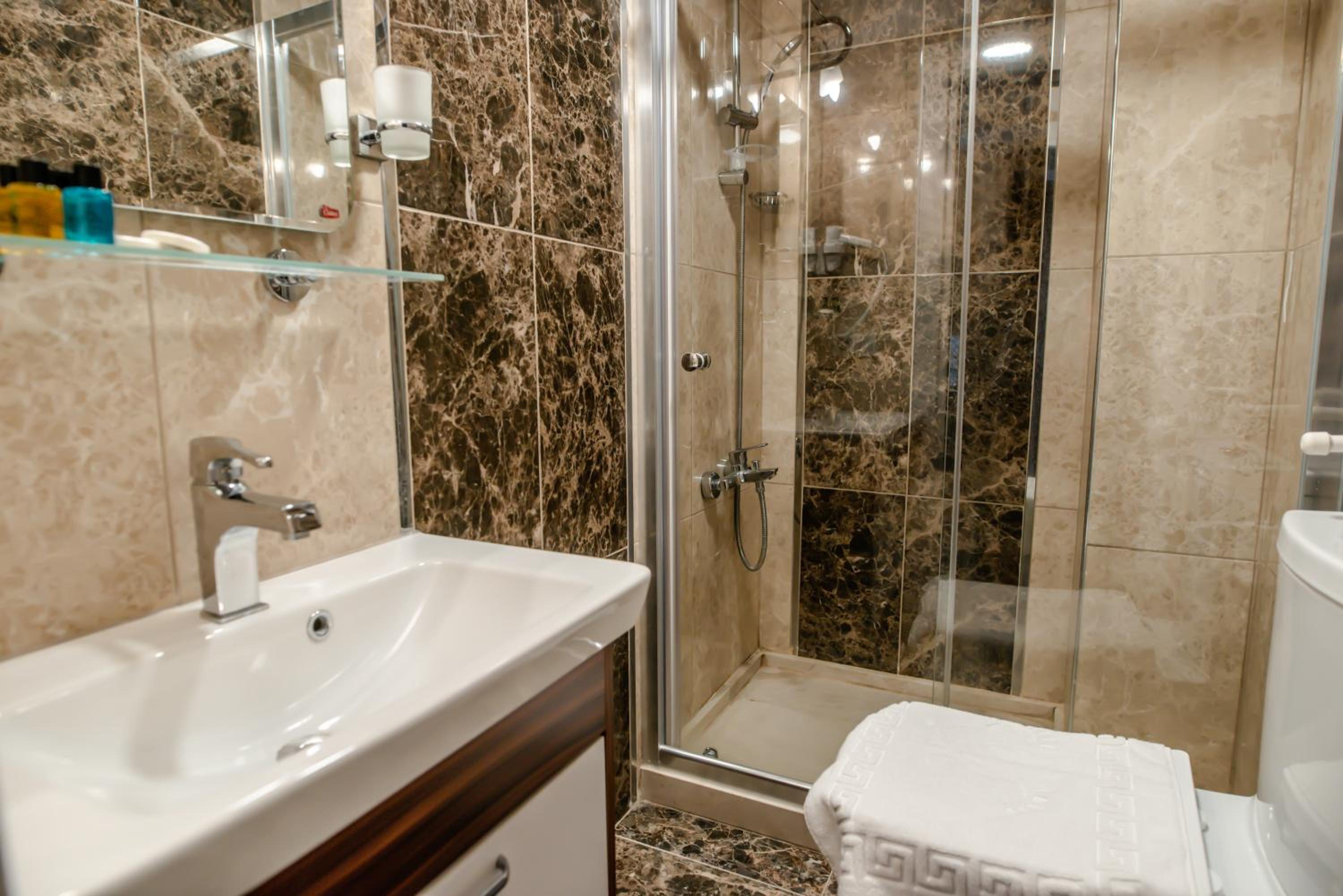 The Camelot Otel - Image 25
