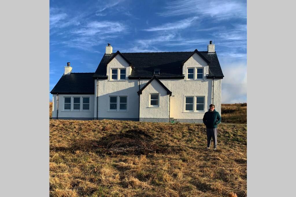 Head In The Skye - Healabhal Cottage view 3