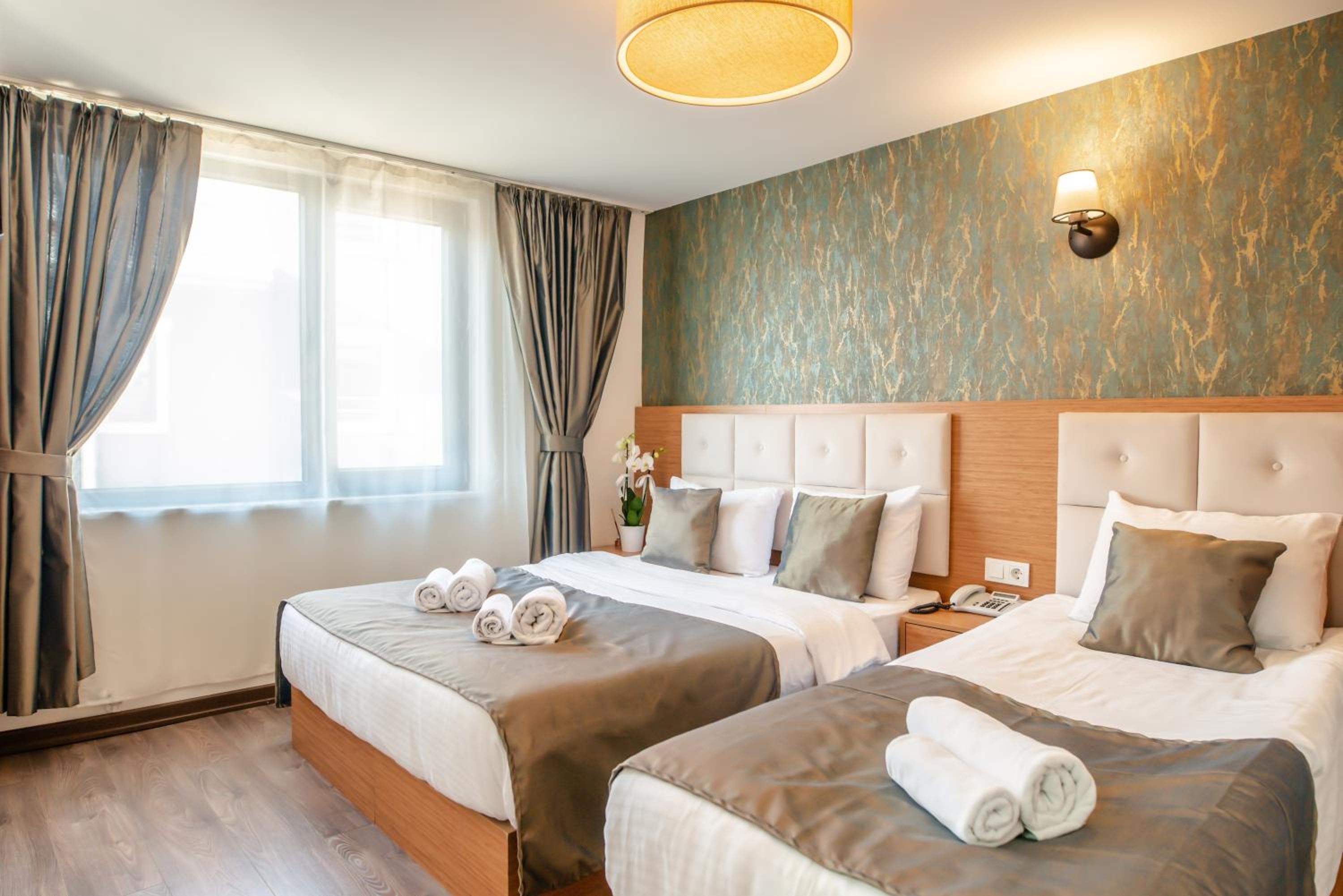 The Camelot Otel - Image 23