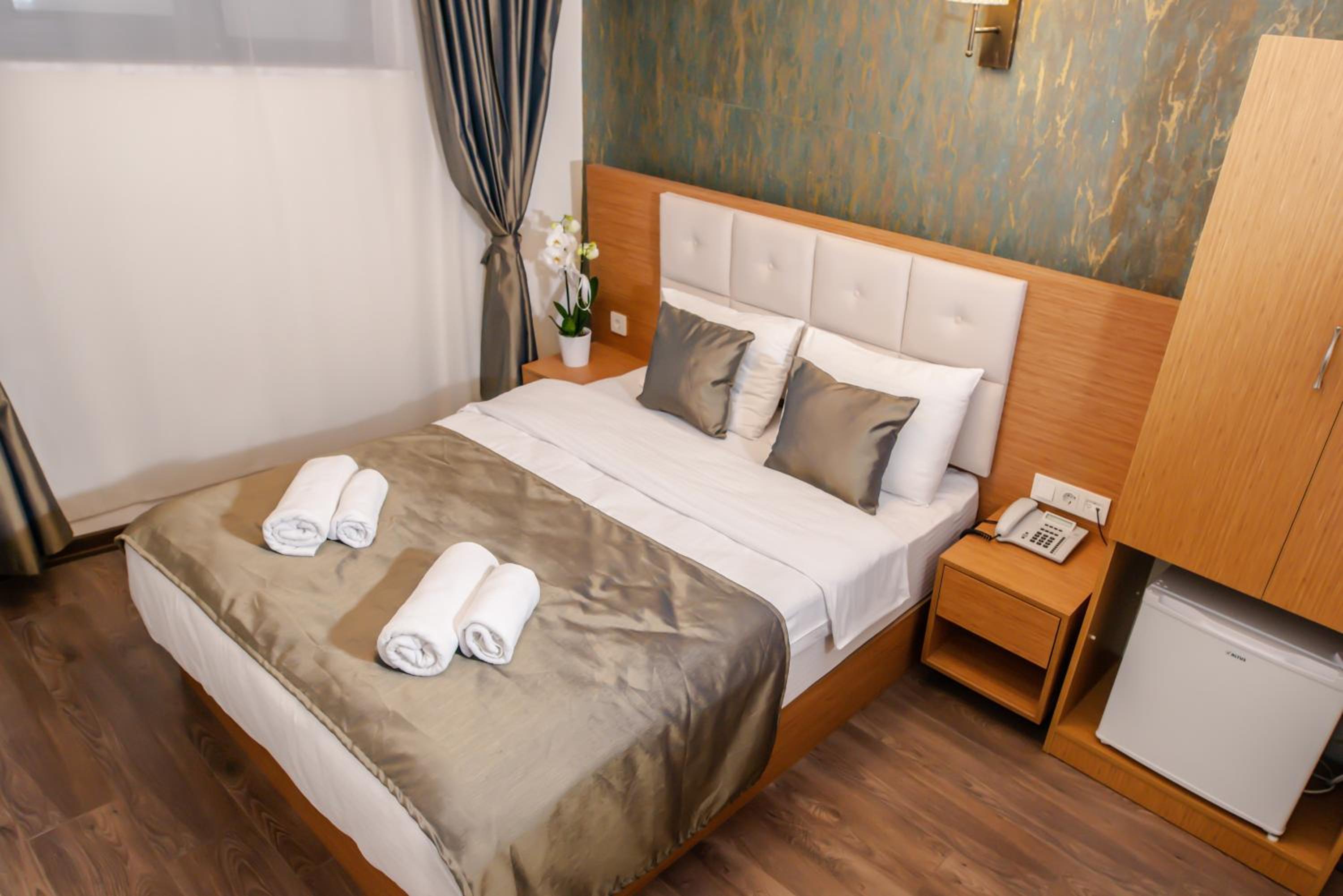 The Camelot Otel - Image 33
