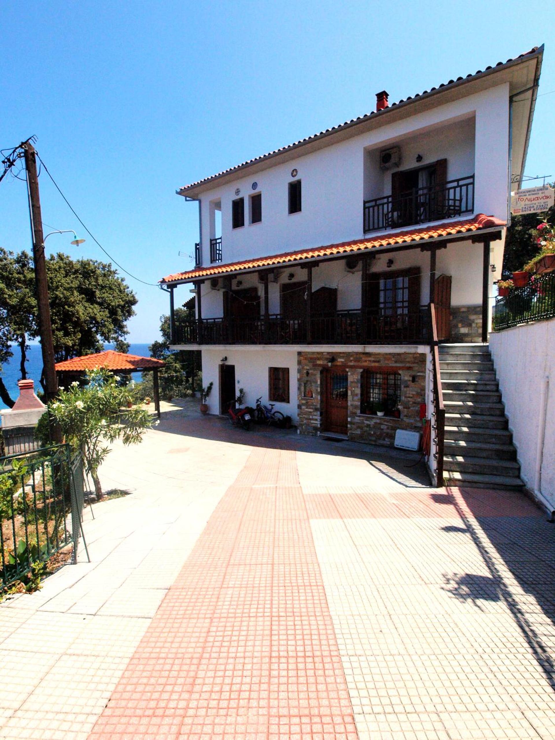 To Limanaki