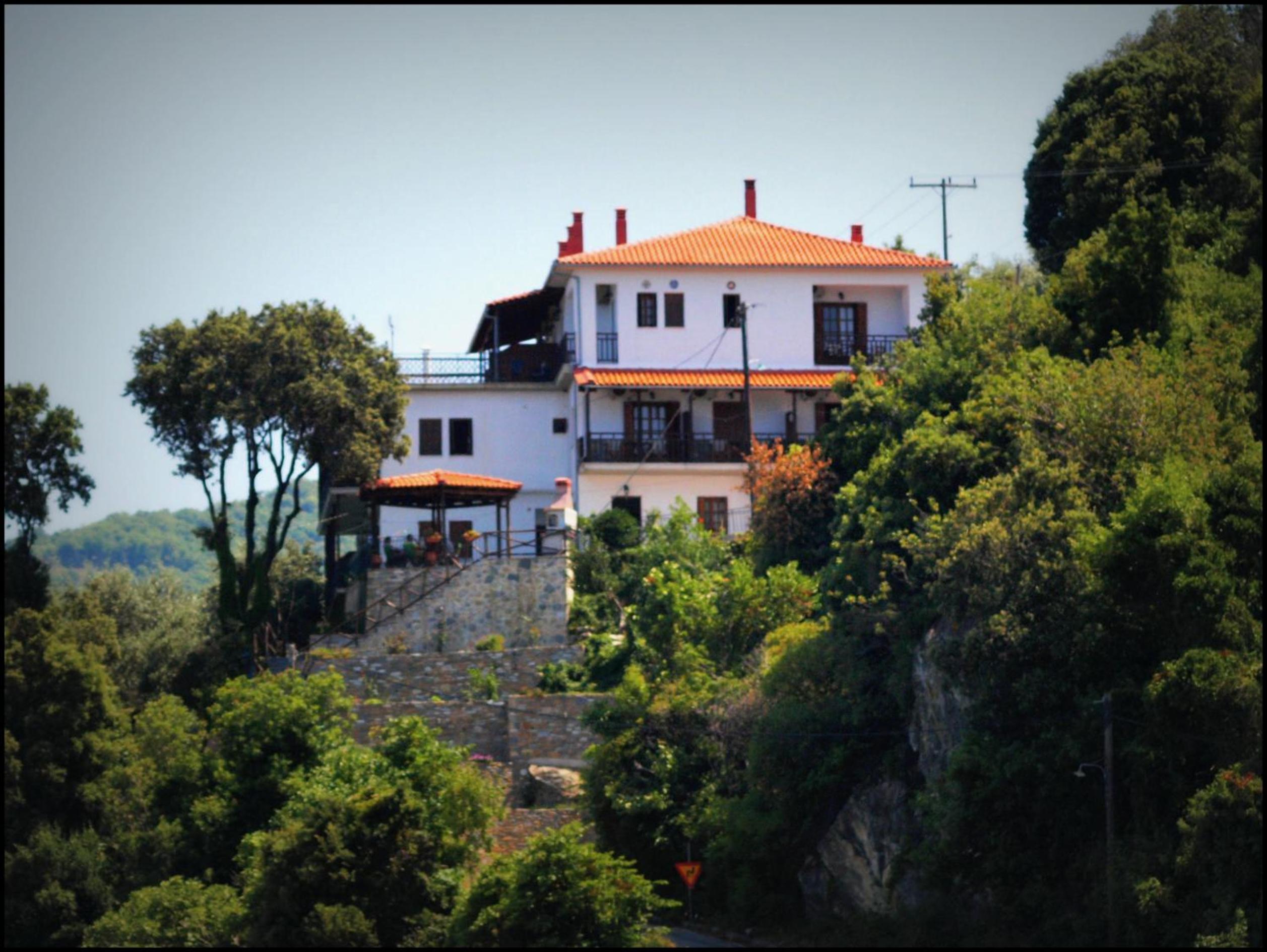 To Limanaki