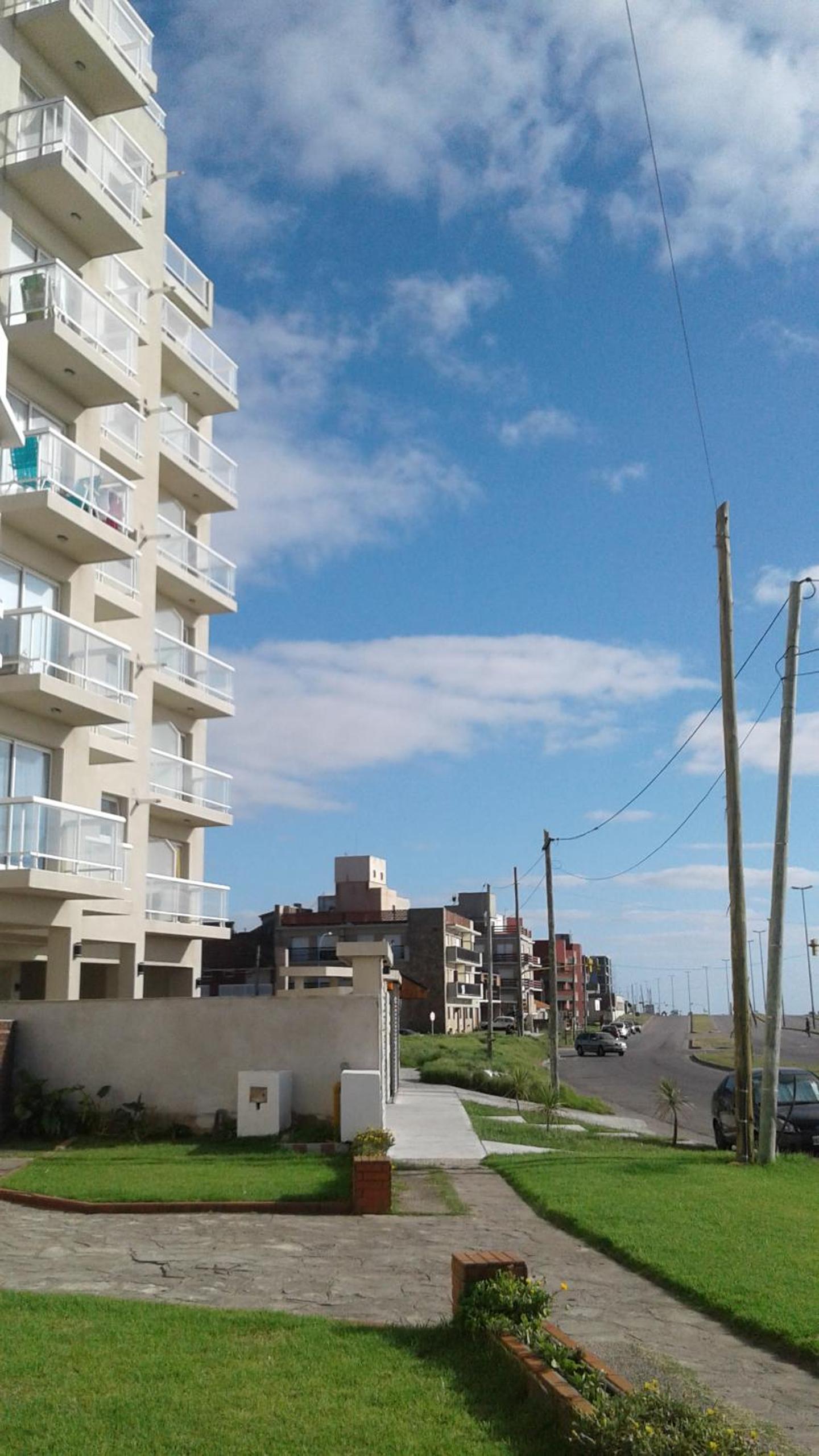 DEPTOS VIP en EDIFICIO FRENTE AL MAR-ZONA CONSTITUCION
