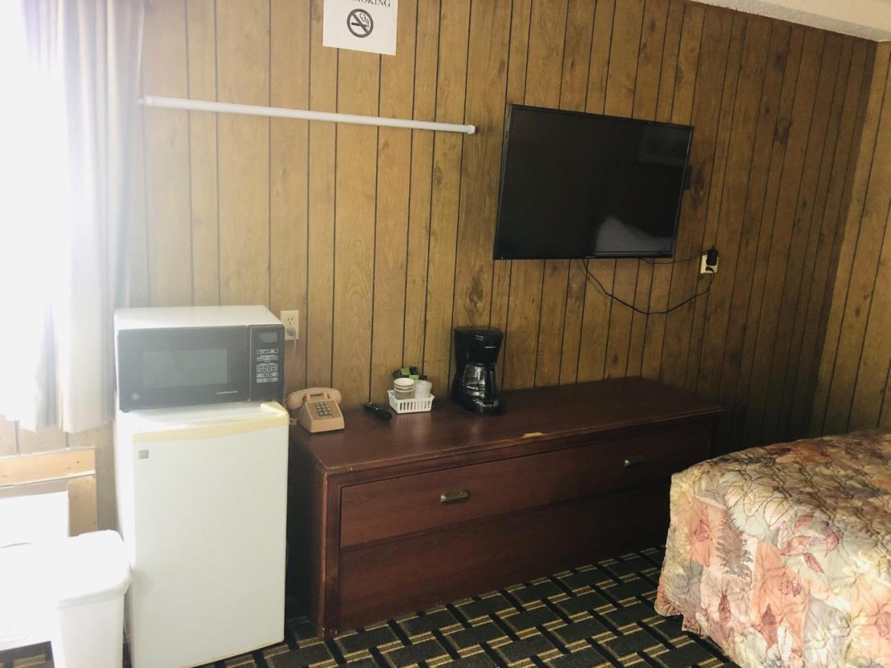 Big 12 Motel Broken Bow NE