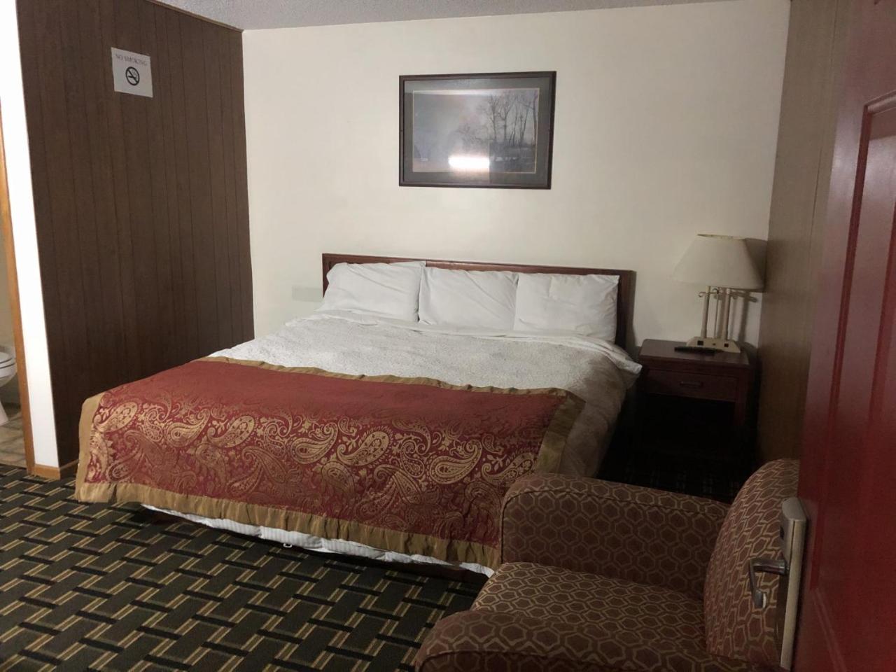 Big 12 Motel Broken Bow NE